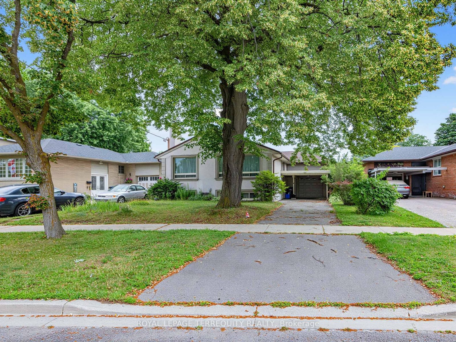 359 Renforth Drive, Toronto, ON M9C 2L8 photo 3
