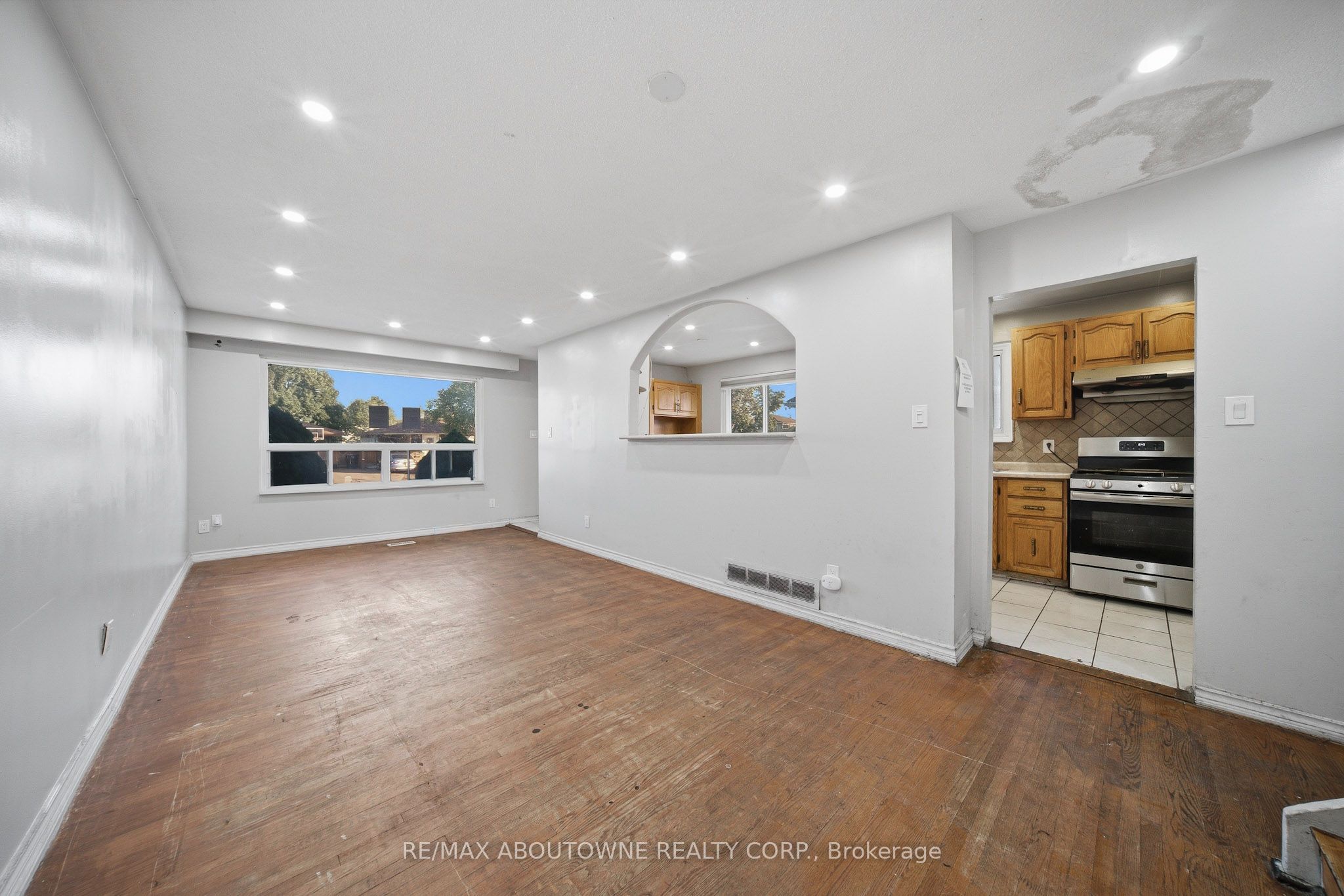 34 Seaborn Road, Brampton, ON L6V 2C1 photo 4