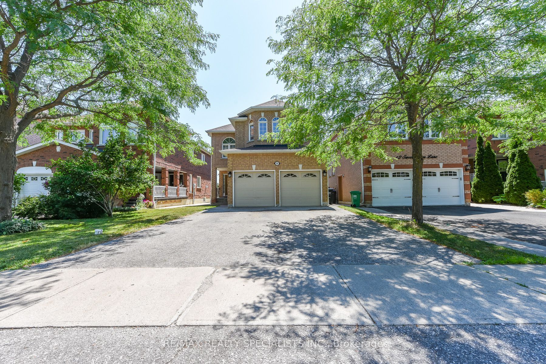 10 Sweet Briar Lane, Brampton, ON L6Z 4V3 photo 3