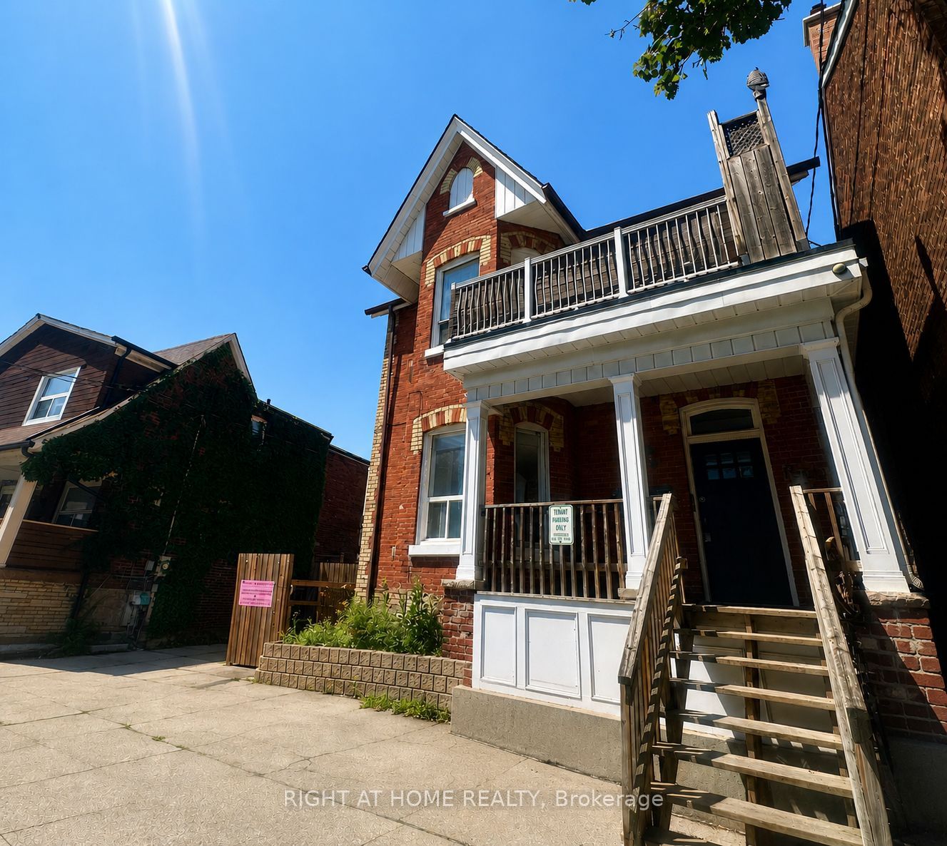 1960 Davenport Road 101, Toronto, ON M6N 1C2 photo 2