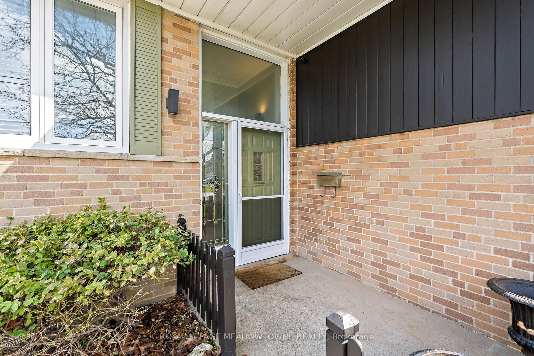 456 Delrex Boulevard, Halton Hills, ON L7G 4J2 photo 2
