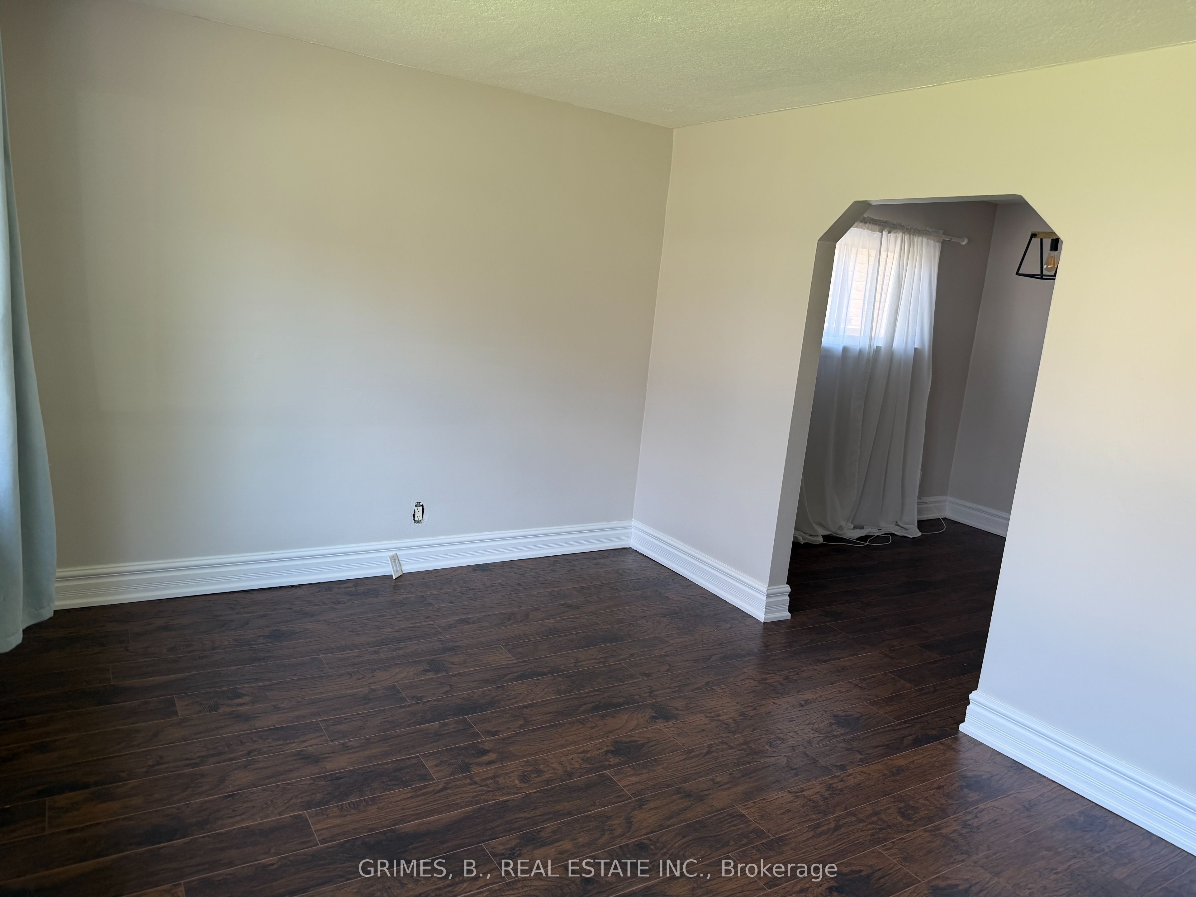 35 Enfield Avenue S, Toronto, ON M8W 1T6 photo 4