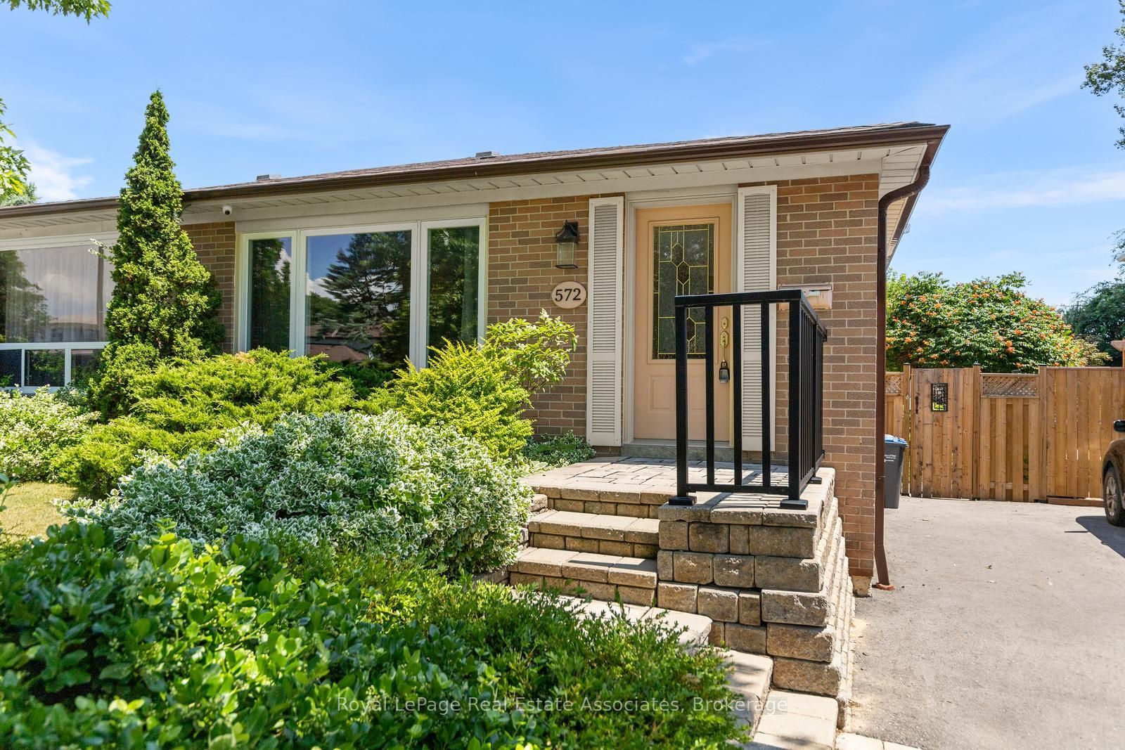 572 Tedwyn Drive, Mississauga, ON L5A 1J9 photo 2