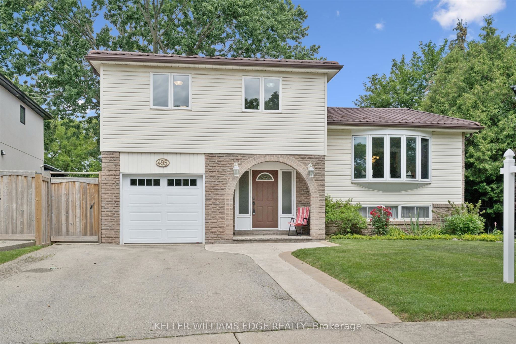 495 Tipperton Crescent, Oakville, ON L6L 5E1 photo 2