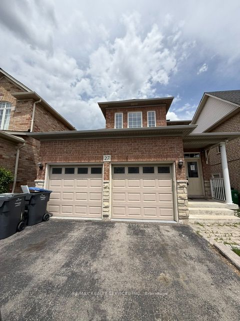 27 Village Lake Crescent, Brampton, ON L6S 6K2