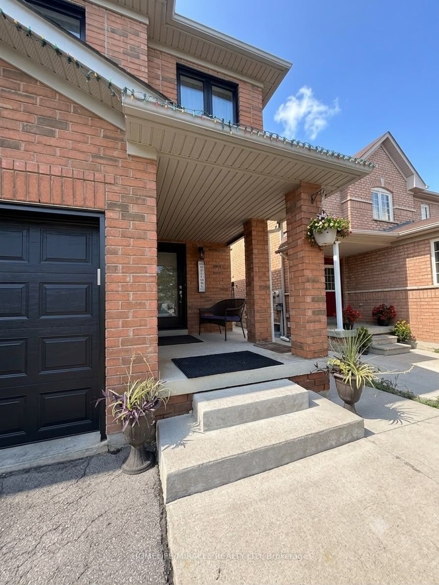 146 Cadillac Crescent, Brampton, ON L7A 3B4 photo 3