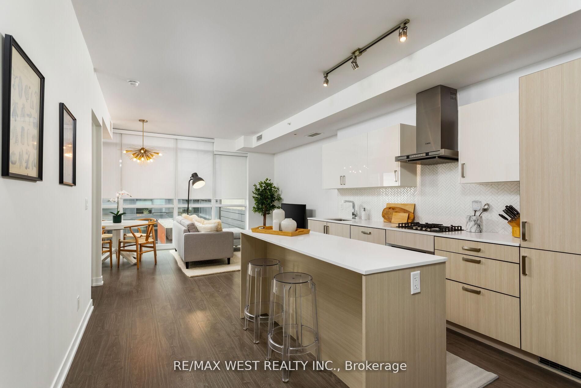 36 Howard Park Avenue 603, Toronto, ON M6R 0A5 photo 4