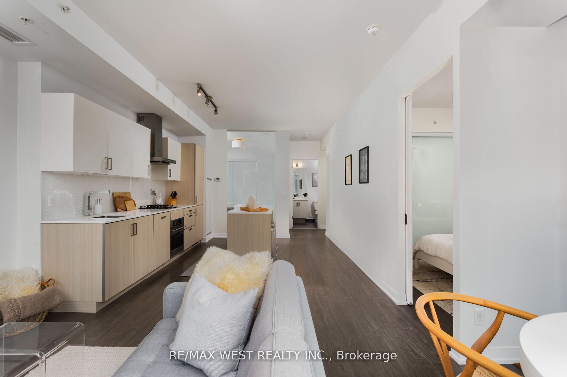 36 Howard Park Avenue 603, Toronto, ON M6R 0A5 photo 5