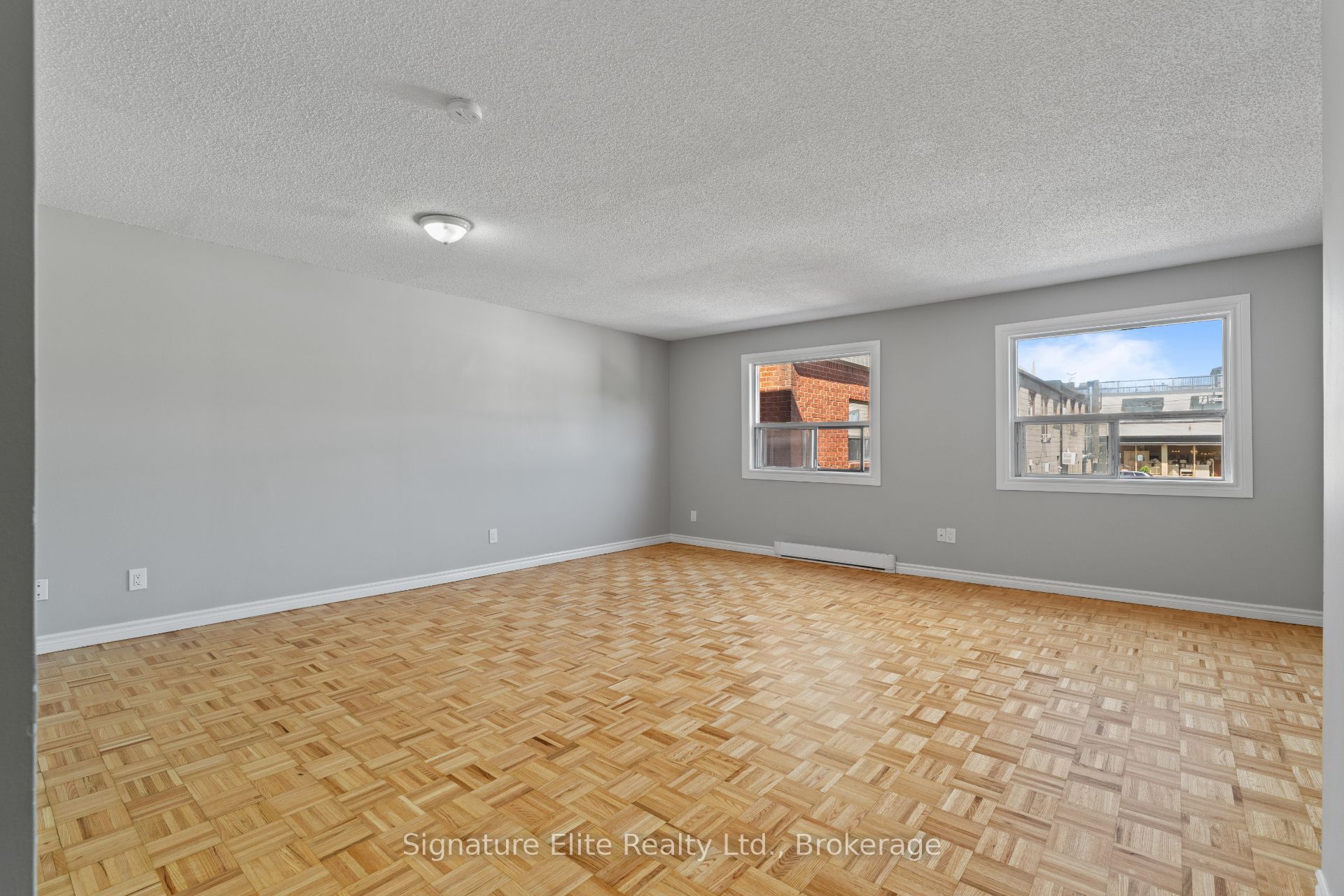77 Lakeshore Road W 4A, Oakville, ON L6K 1C9 photo 4