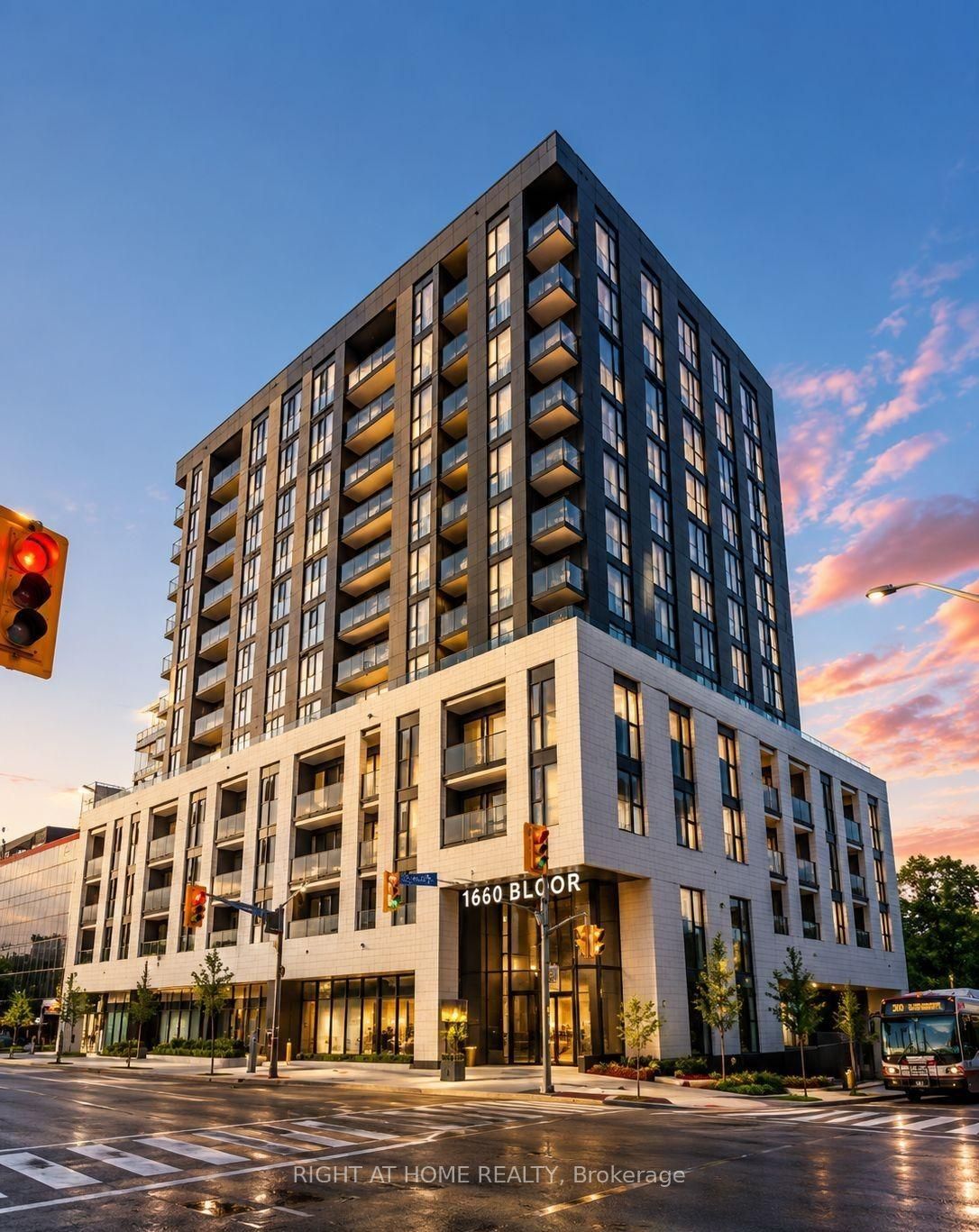 1660 Bloor Street W 418, Toronto, ON M6P 0C6
