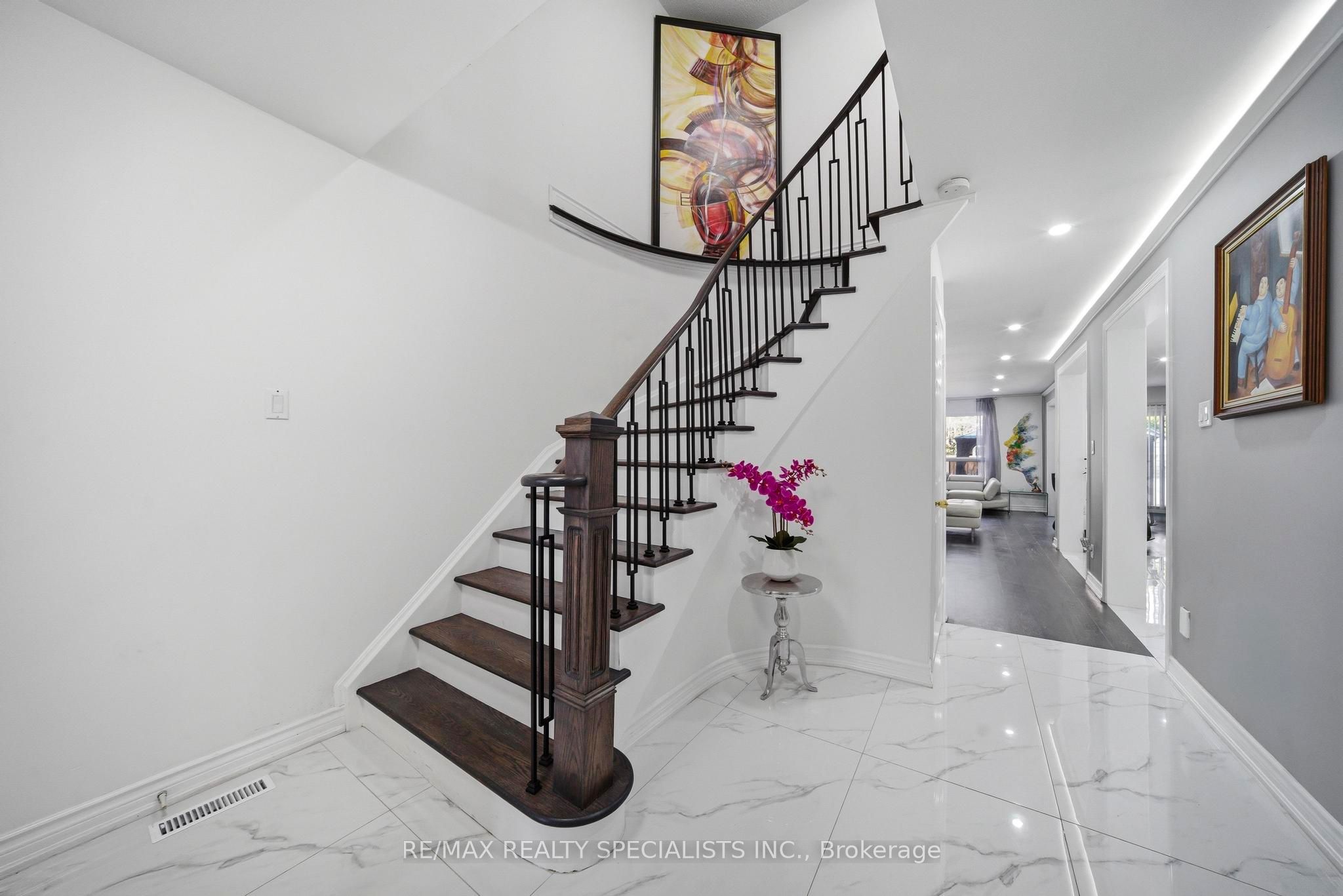 5235 HUNTINGFIELD Drive, Mississauga, ON L5R 2L3 photo 3