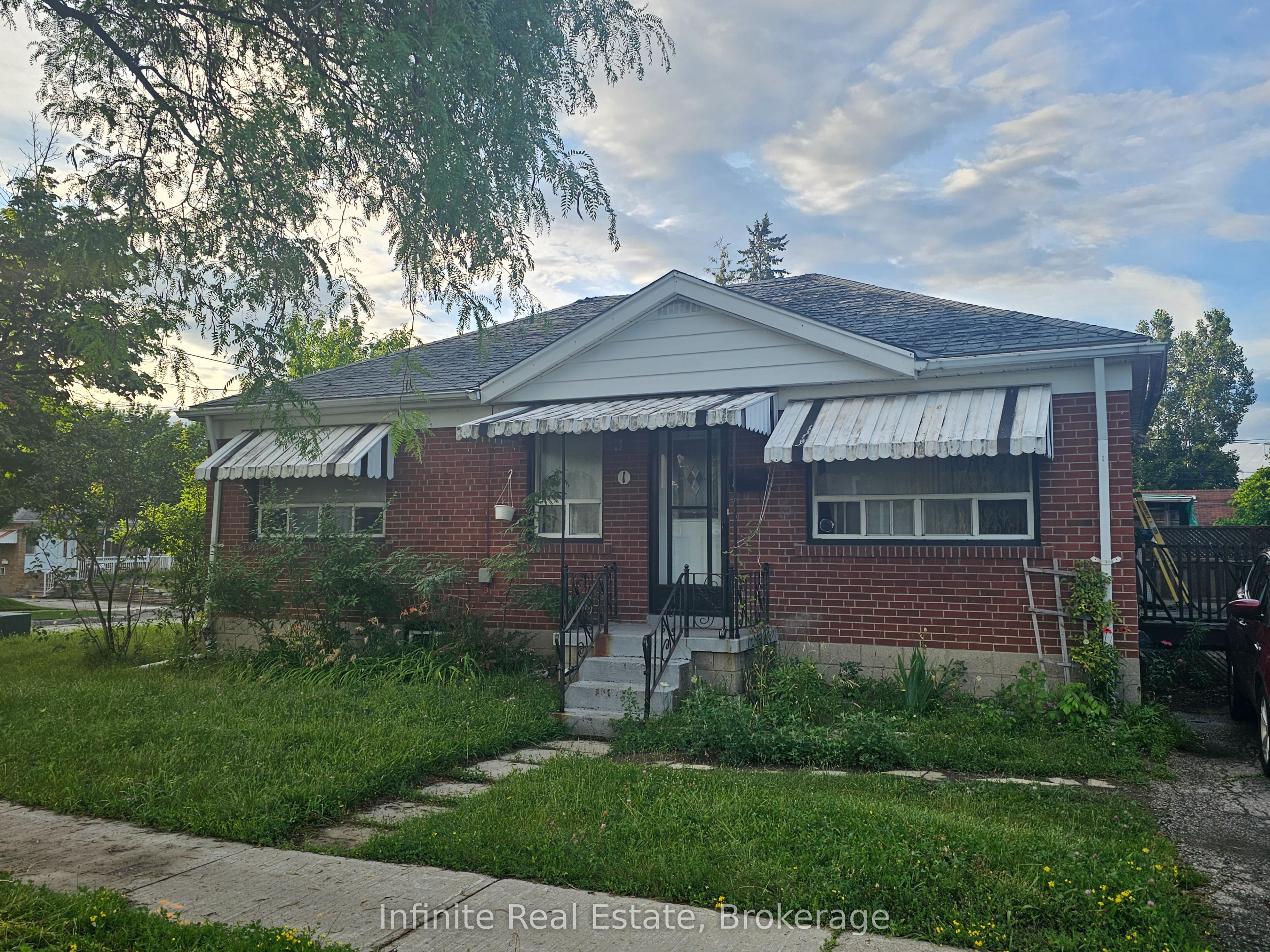 1 Leduc Drive, Toronto, ON M9W 2A6