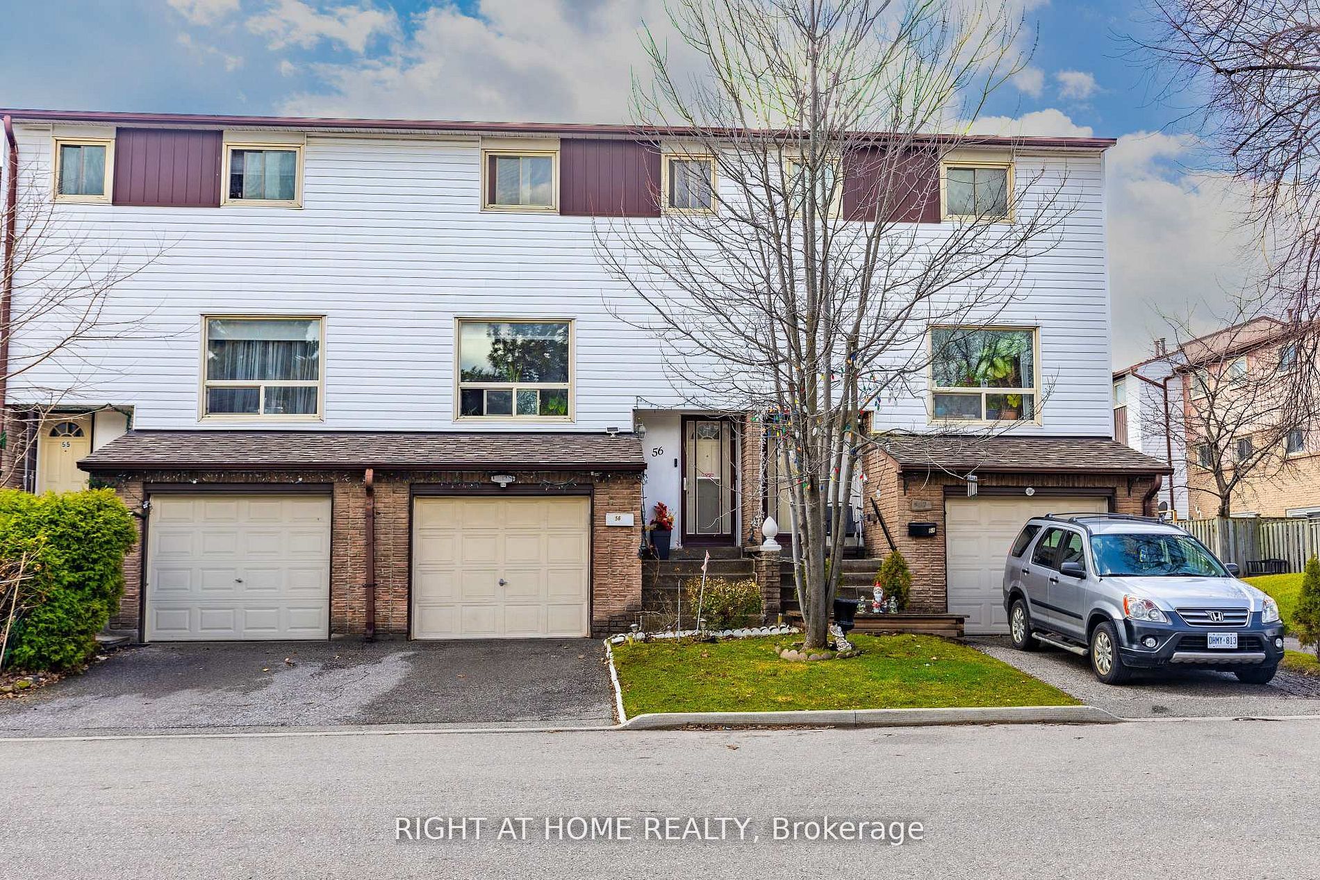 1221 Dundix Road 56, Mississauga, ON L4Y 3Y9