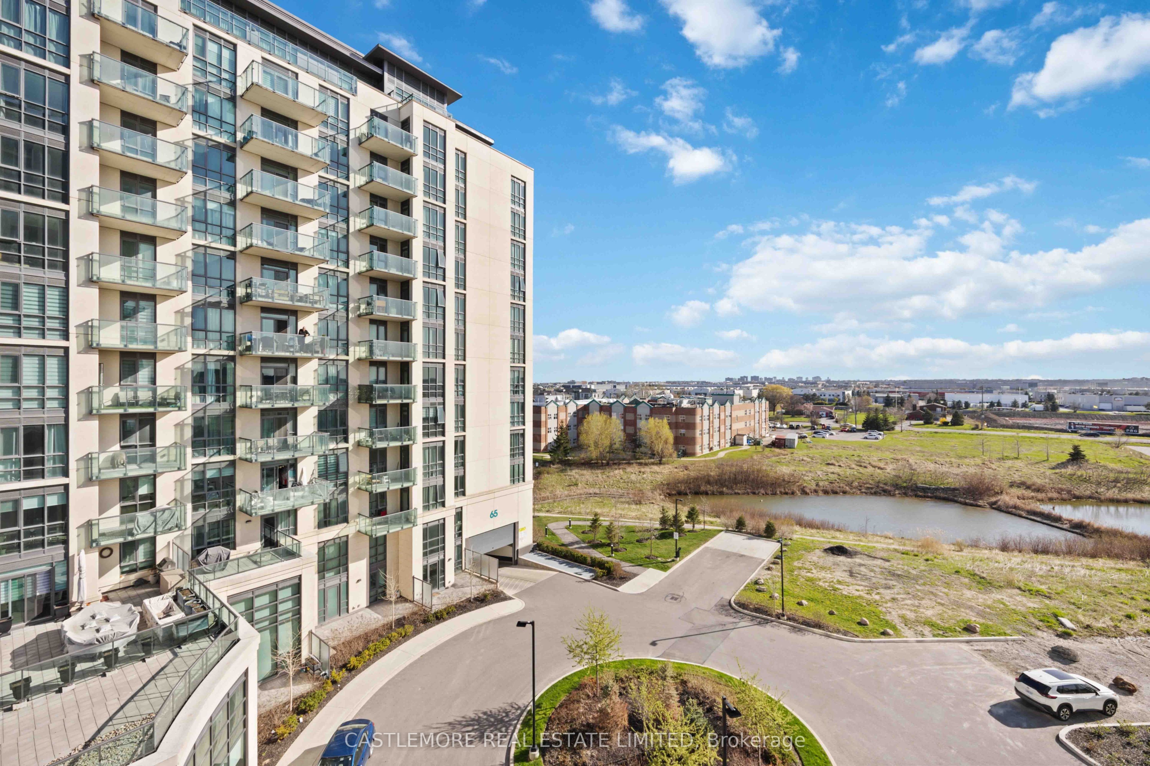 65 Yorkland Boulevard 102, Brampton, ON L6P 4M5 photo 4