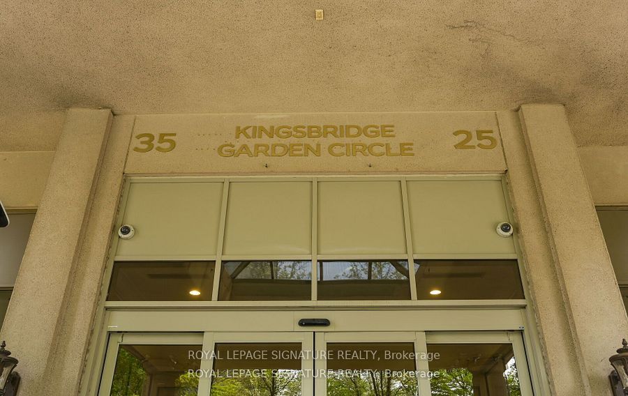 25 Kingsbridge Garden Circle 923, Mississauga, ON L5R 4B1 photo 5