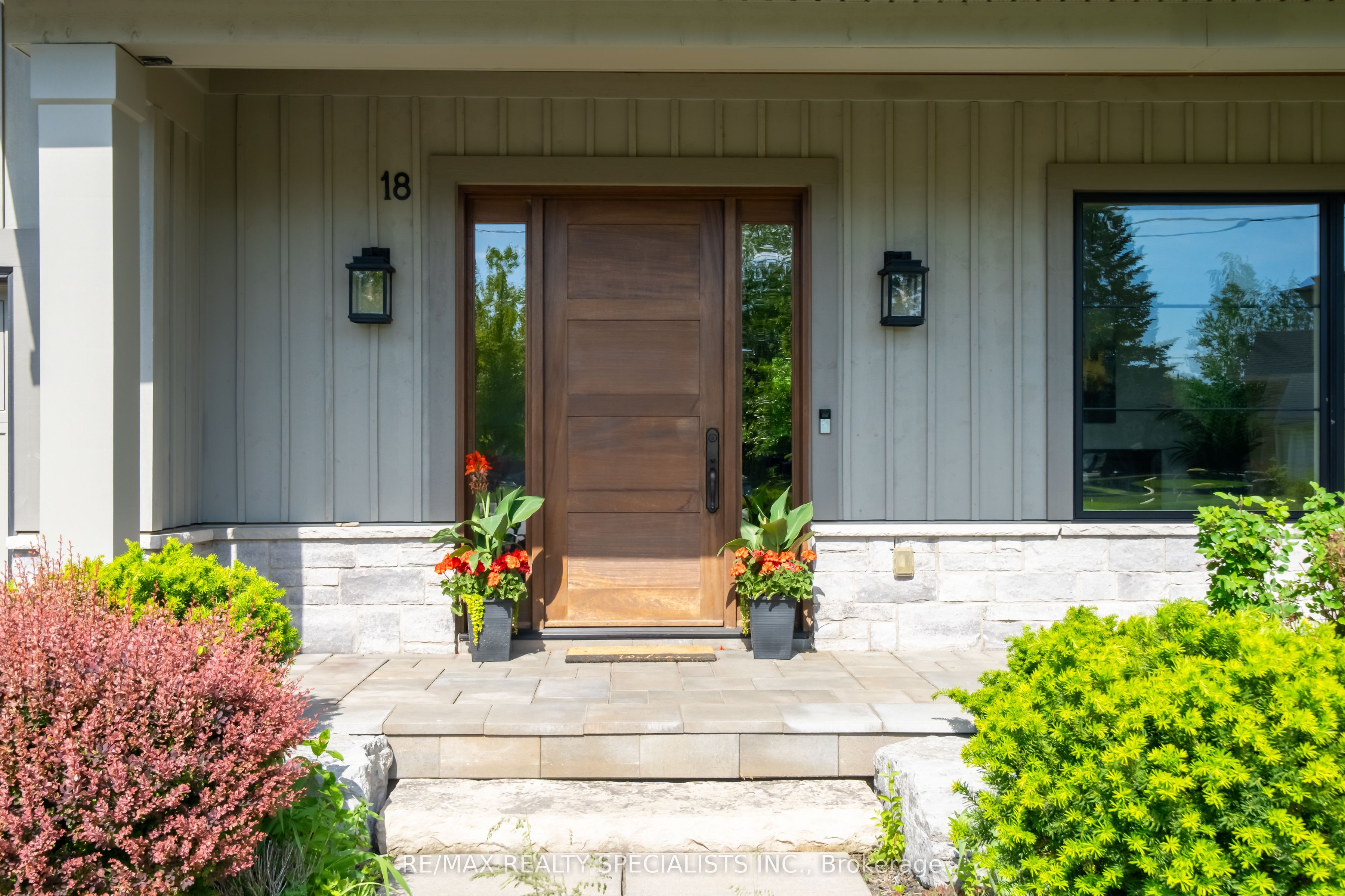 18 Florence Drive, Oakville, ON L6K 1V6 photo 2