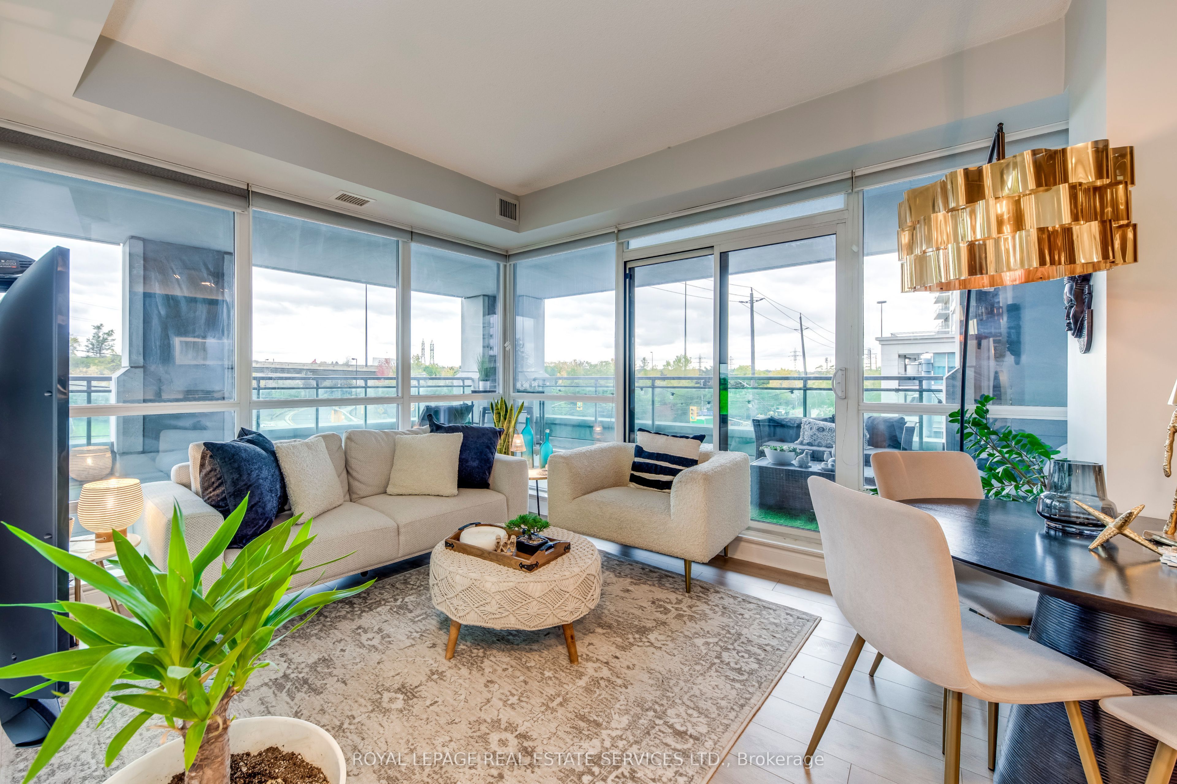 16 Brookers Lane 203, Toronto, ON M8V 0A5