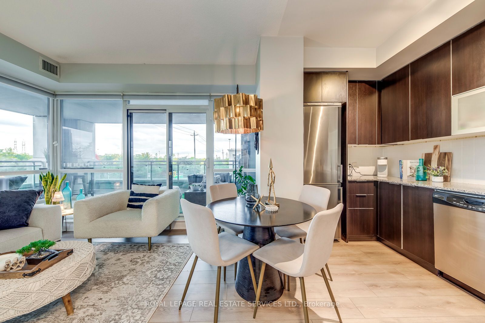 16 Brookers Lane 203, Toronto, ON M8V 0A5 photo 3