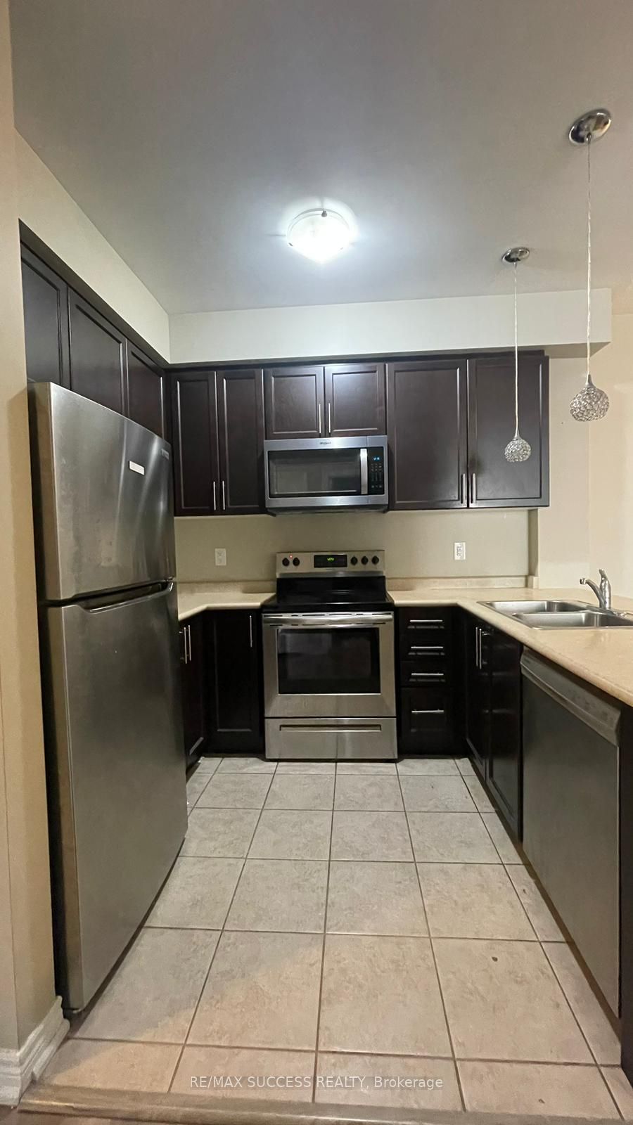 269 Georgian Dr Drive 205, Oakville, ON L6H 0L1 photo 3