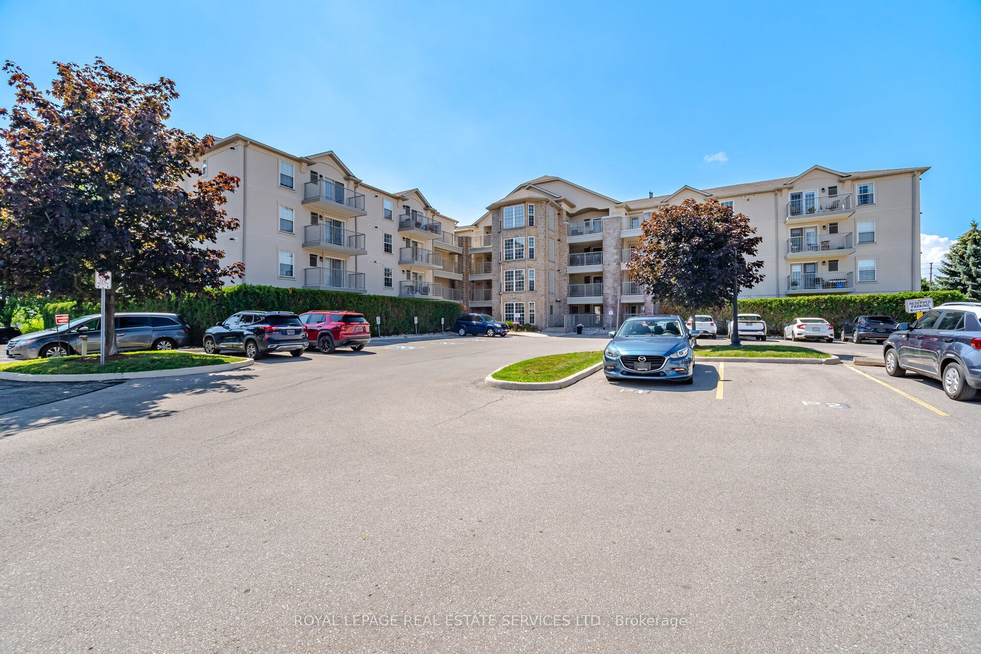 1490 Bishops Gate 209, Oakville, ON L6M 4N3