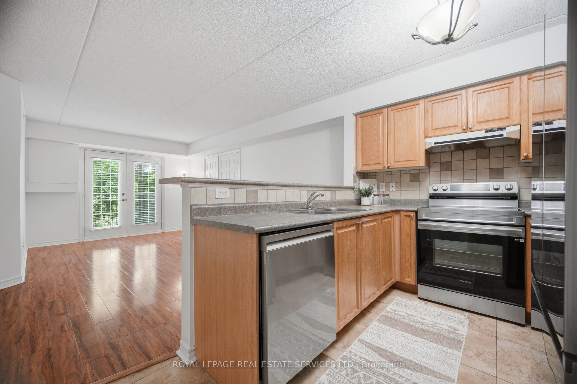 1490 Bishops Gate 209, Oakville, ON L6M 4N3 photo 3