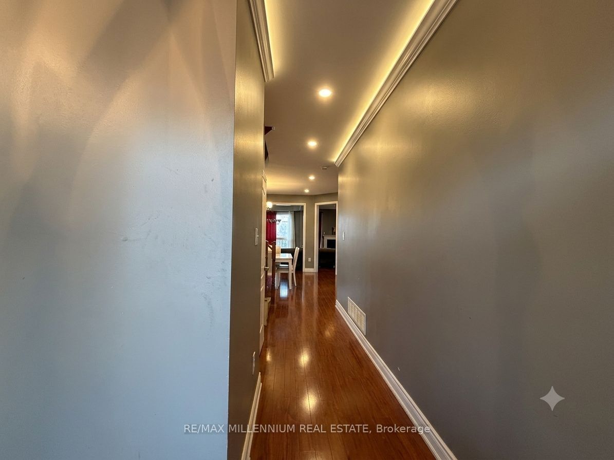 33 Nomad Crescent Upper, Brampton, ON L6Y 5N5 photo 4
