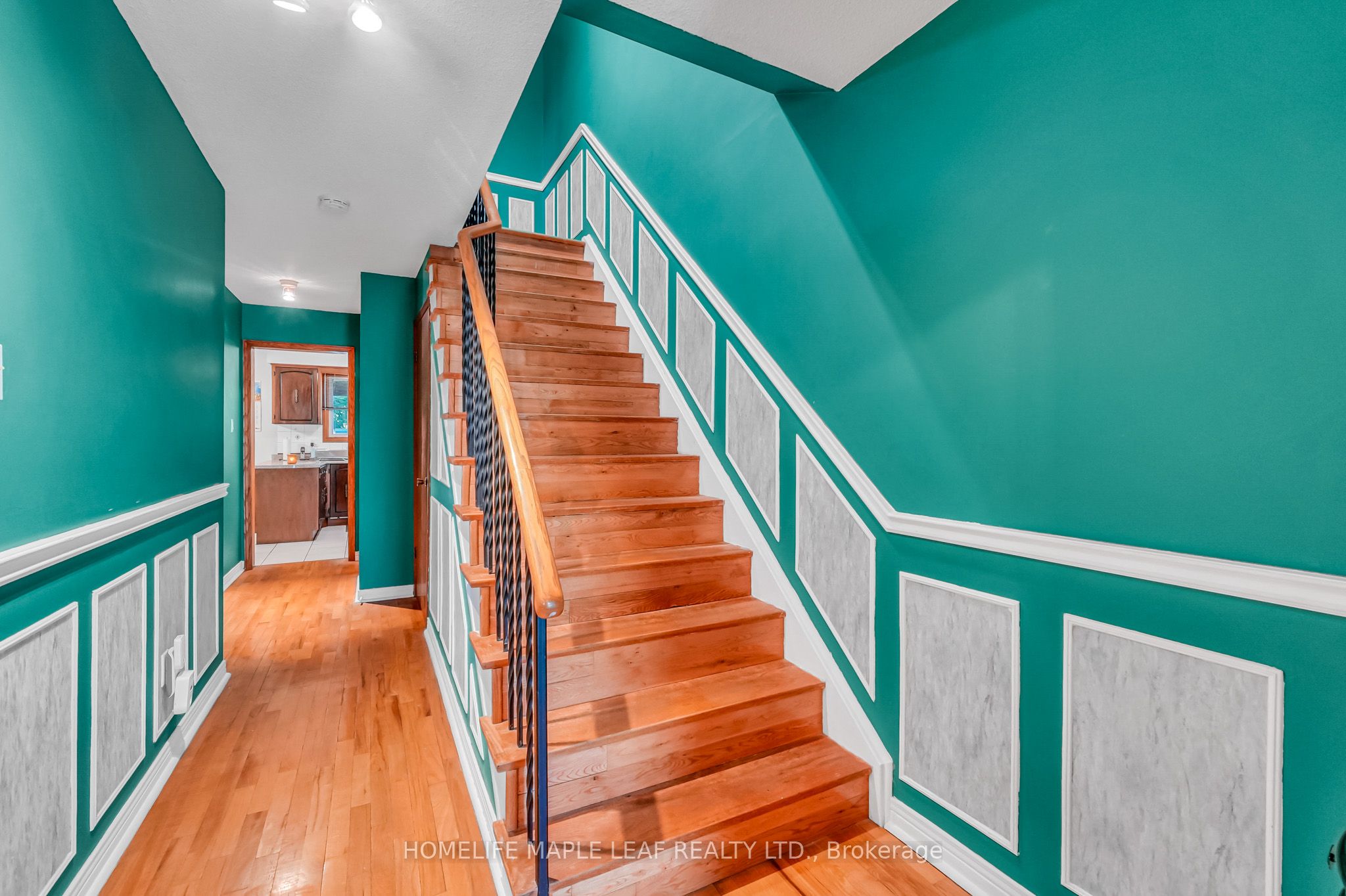 14 Manitou Crescent, Brampton, ON L6S 2Z8 photo 4