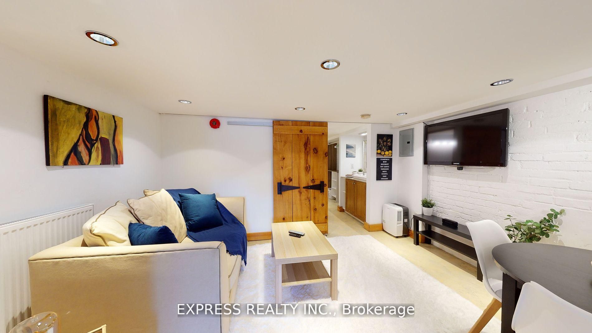 146 Blackthorn Avenue Lower, Toronto, ON M6N 3H8 photo 5