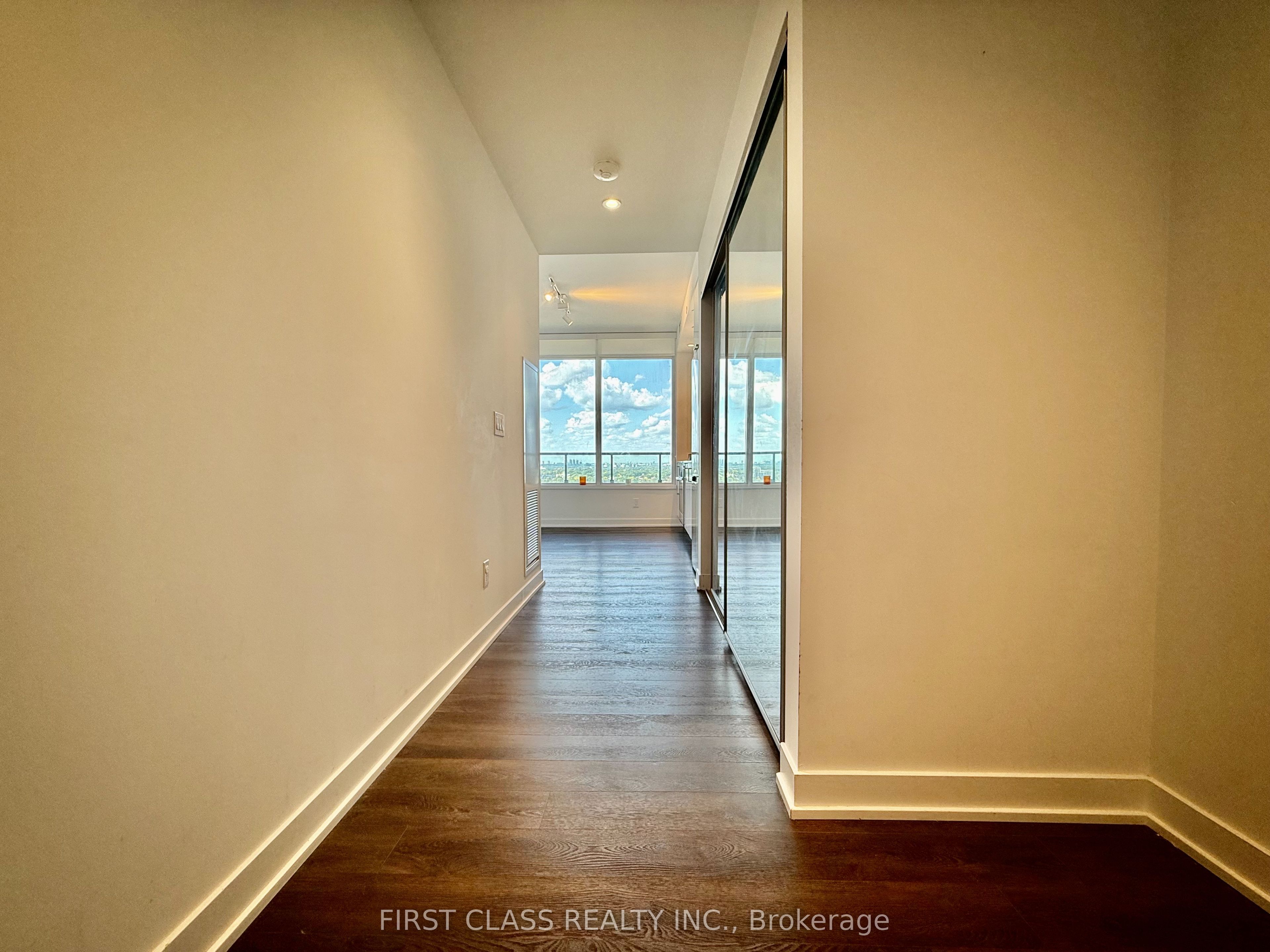 1926 Lake Shore Boulevard W 3812, Toronto, ON M6S 0B1 photo 3