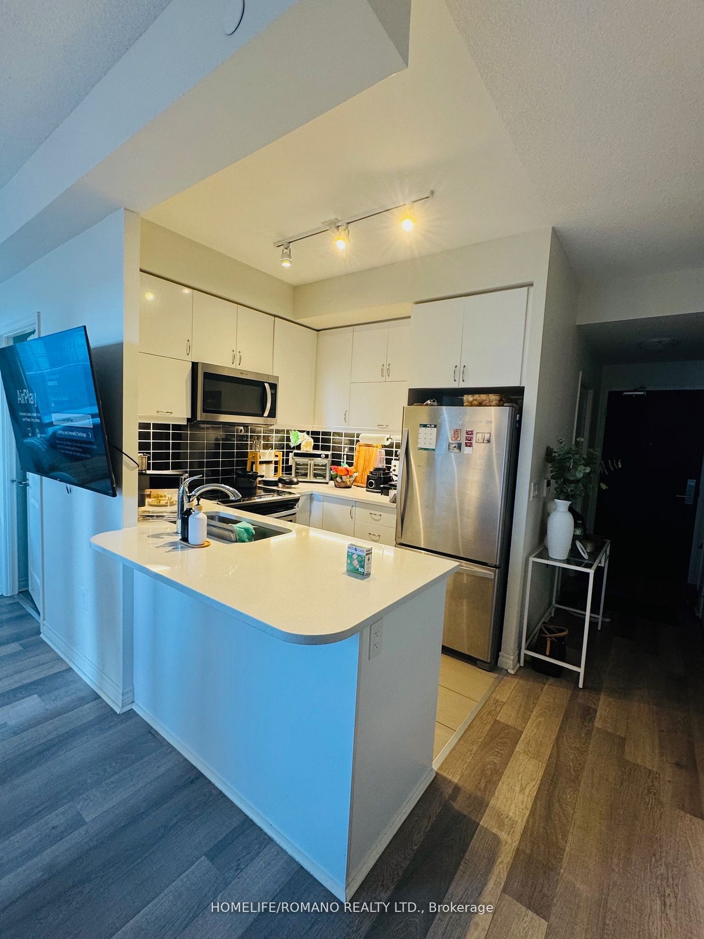 39 Annie Craig Drive 605, Toronto, ON M8V 0H1 photo 3