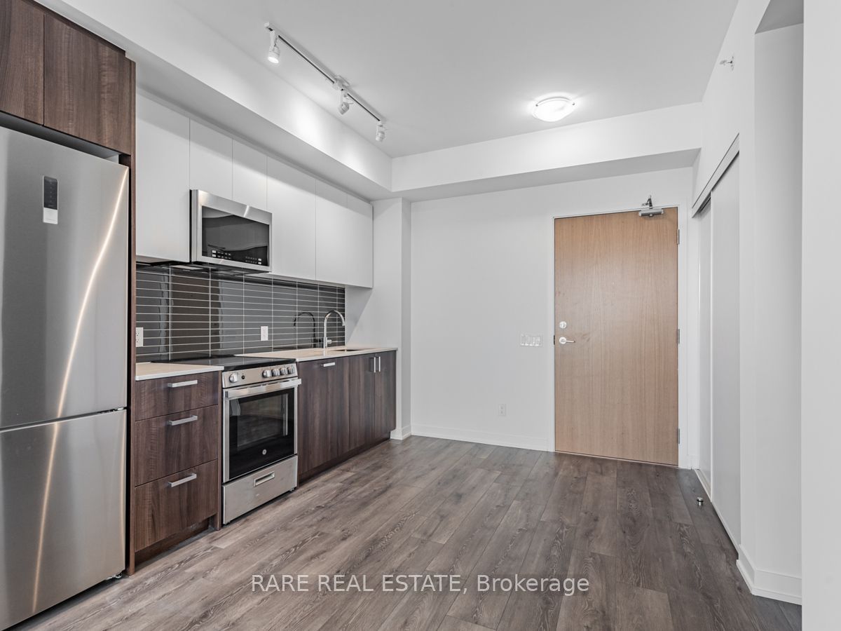 1787 St Clair Avenue W 815, Toronto, ON M6N 0B7 photo 4