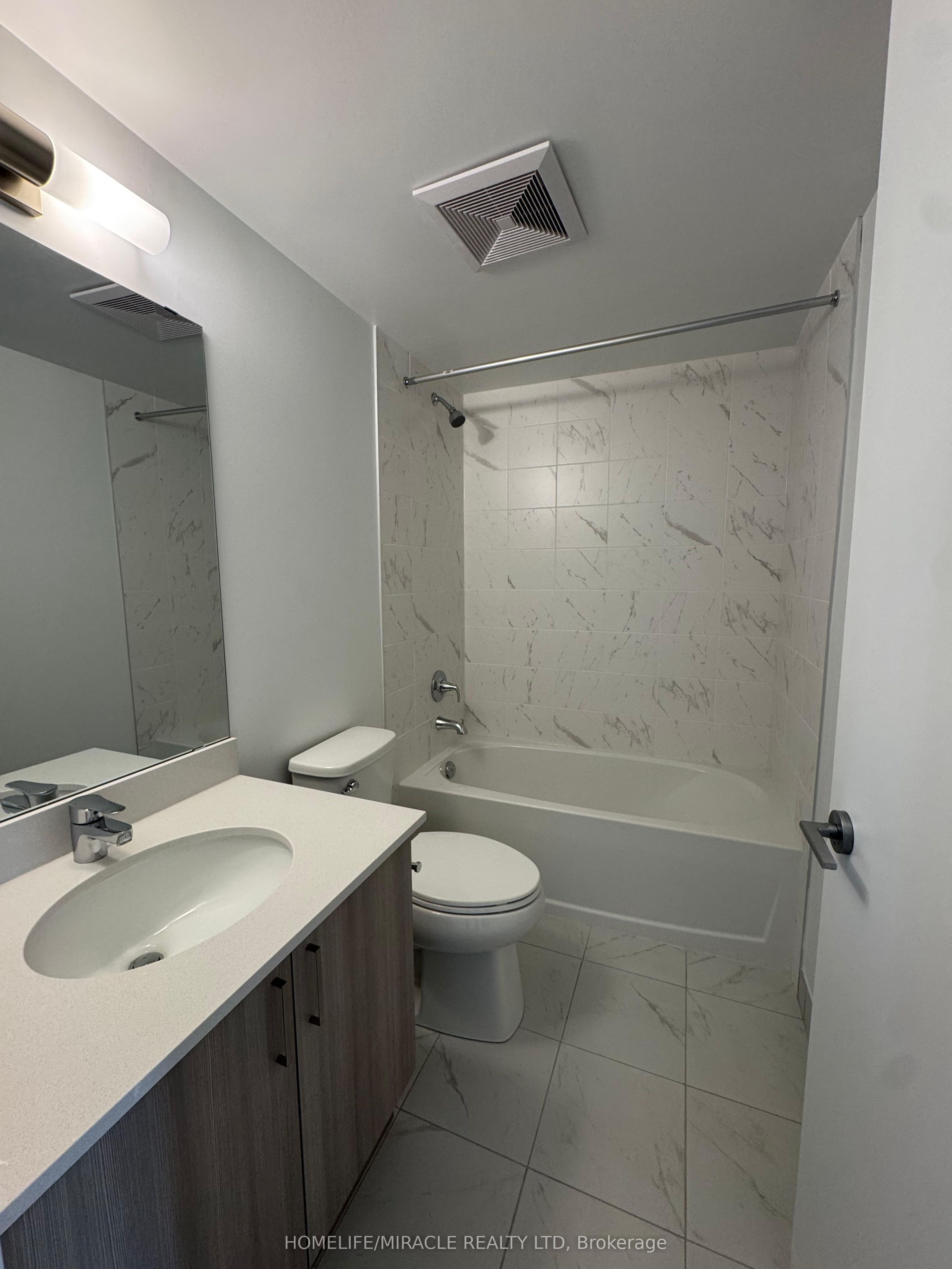 556 Marlee Avenue 621, Toronto, ON M6B 0B1 photo 3