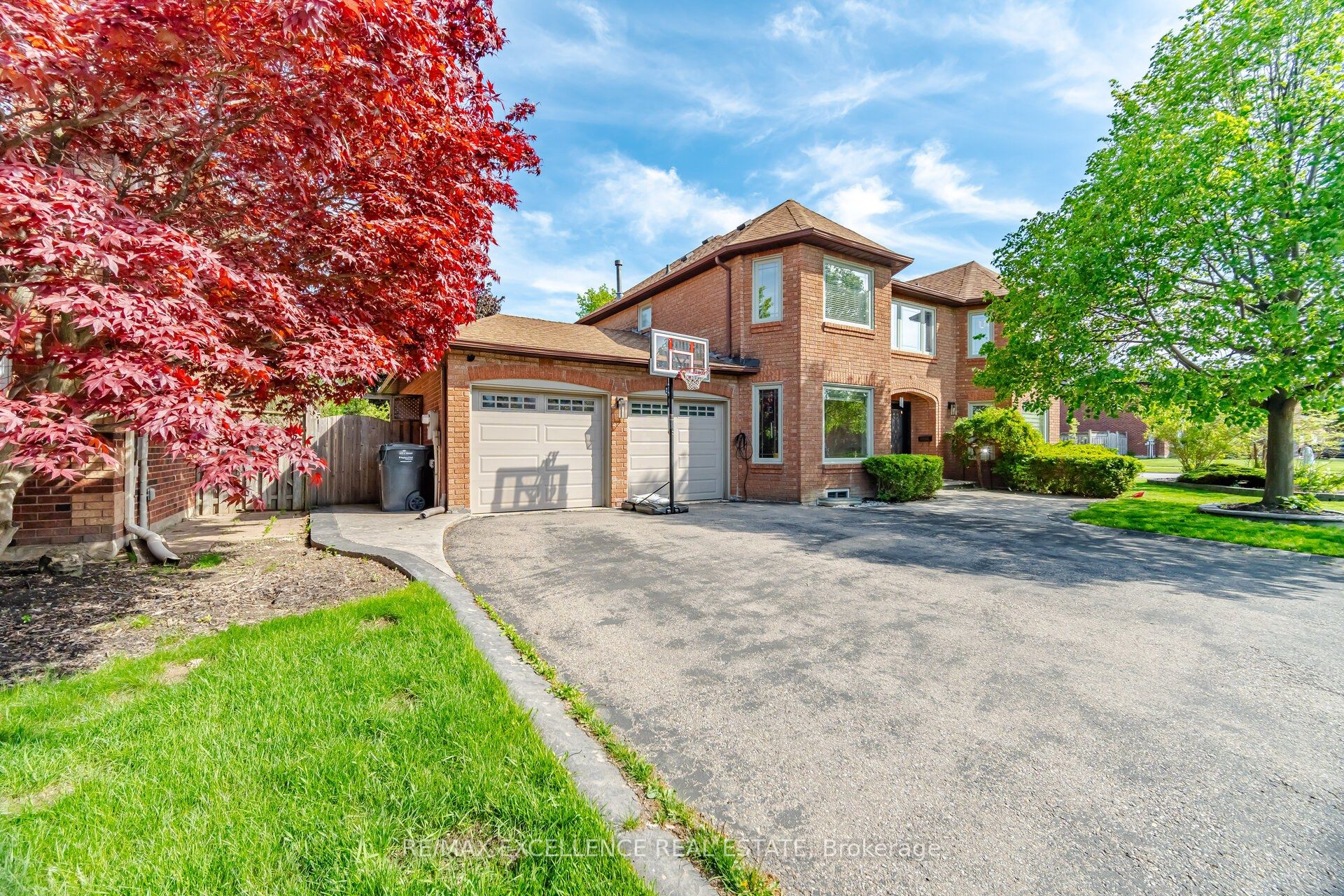 28 Ridelle Court, Brampton, ON L6Z 4M2 photo 2