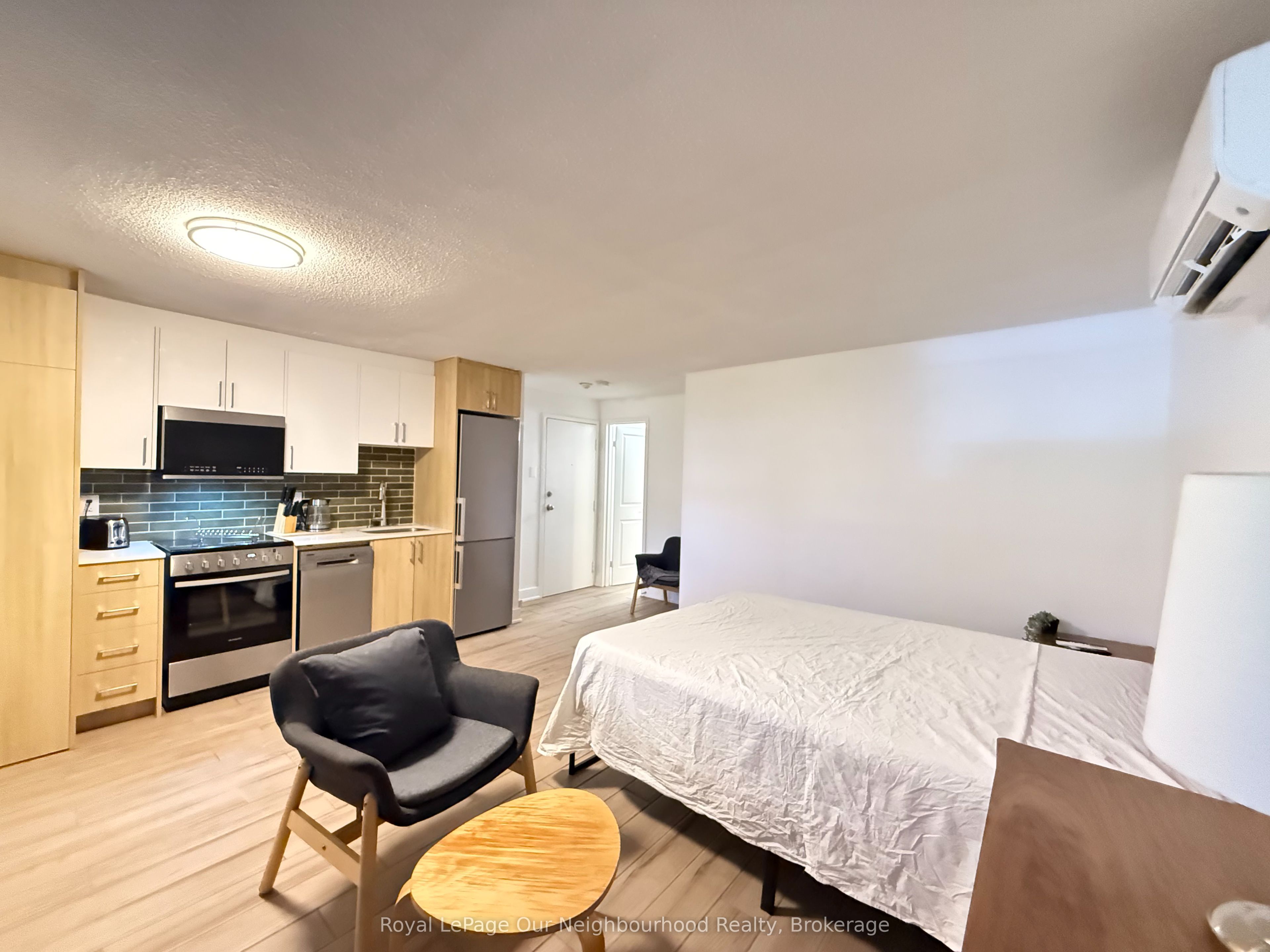 160 Dowling Avenue 104, Toronto, ON M6K 3A6 photo 5