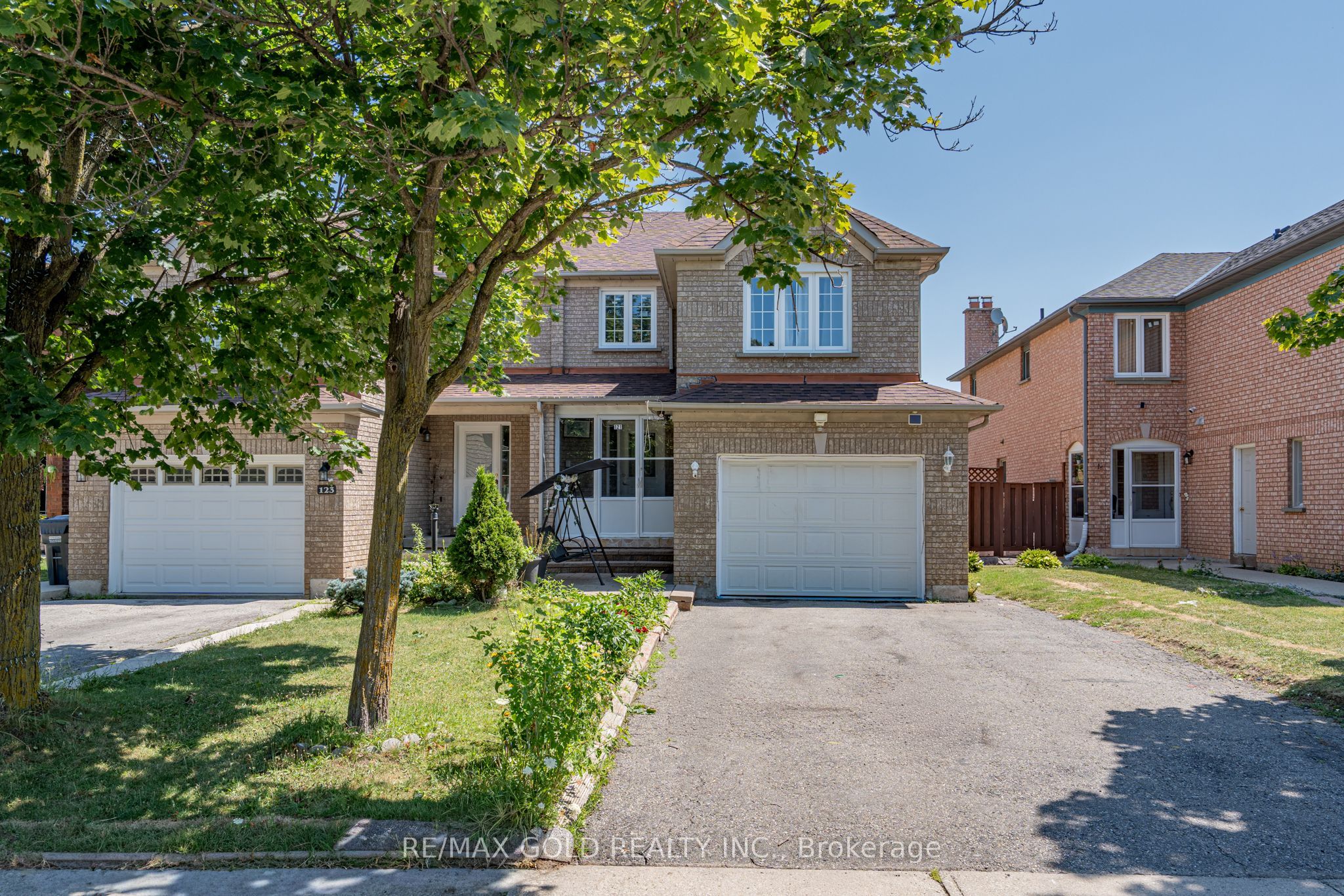 121 Bighorn Crescent, Brampton, ON L6R 1G2