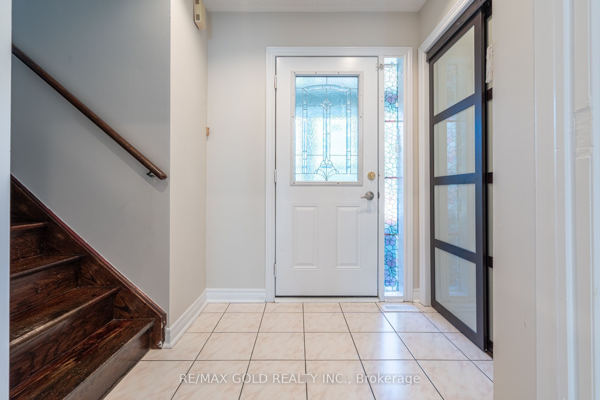 121 Bighorn Crescent, Brampton, ON L6R 1G2 photo 2