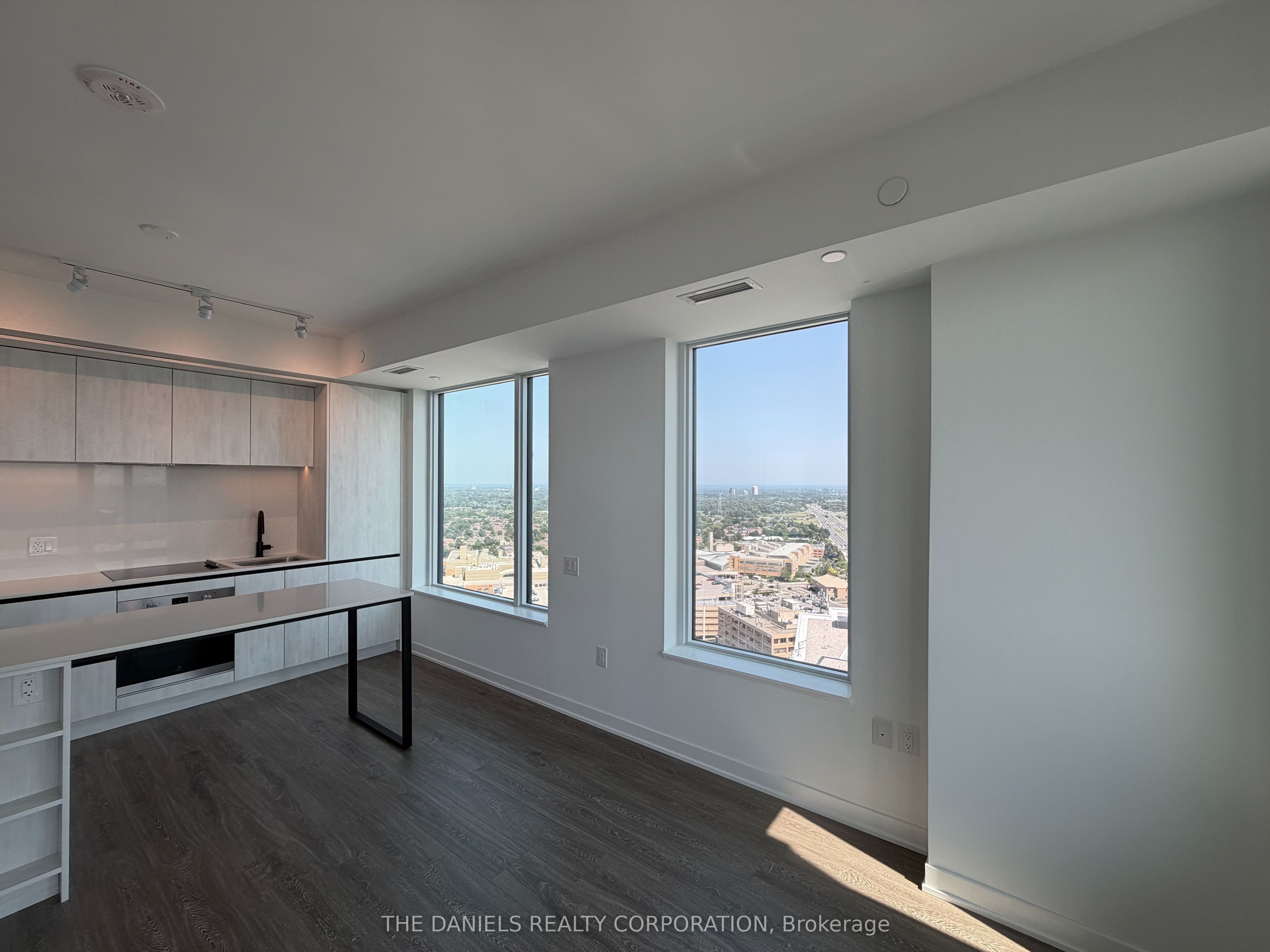 2495 Eglinton Avenue W 2504, Mississauga, ON L5M 2T2