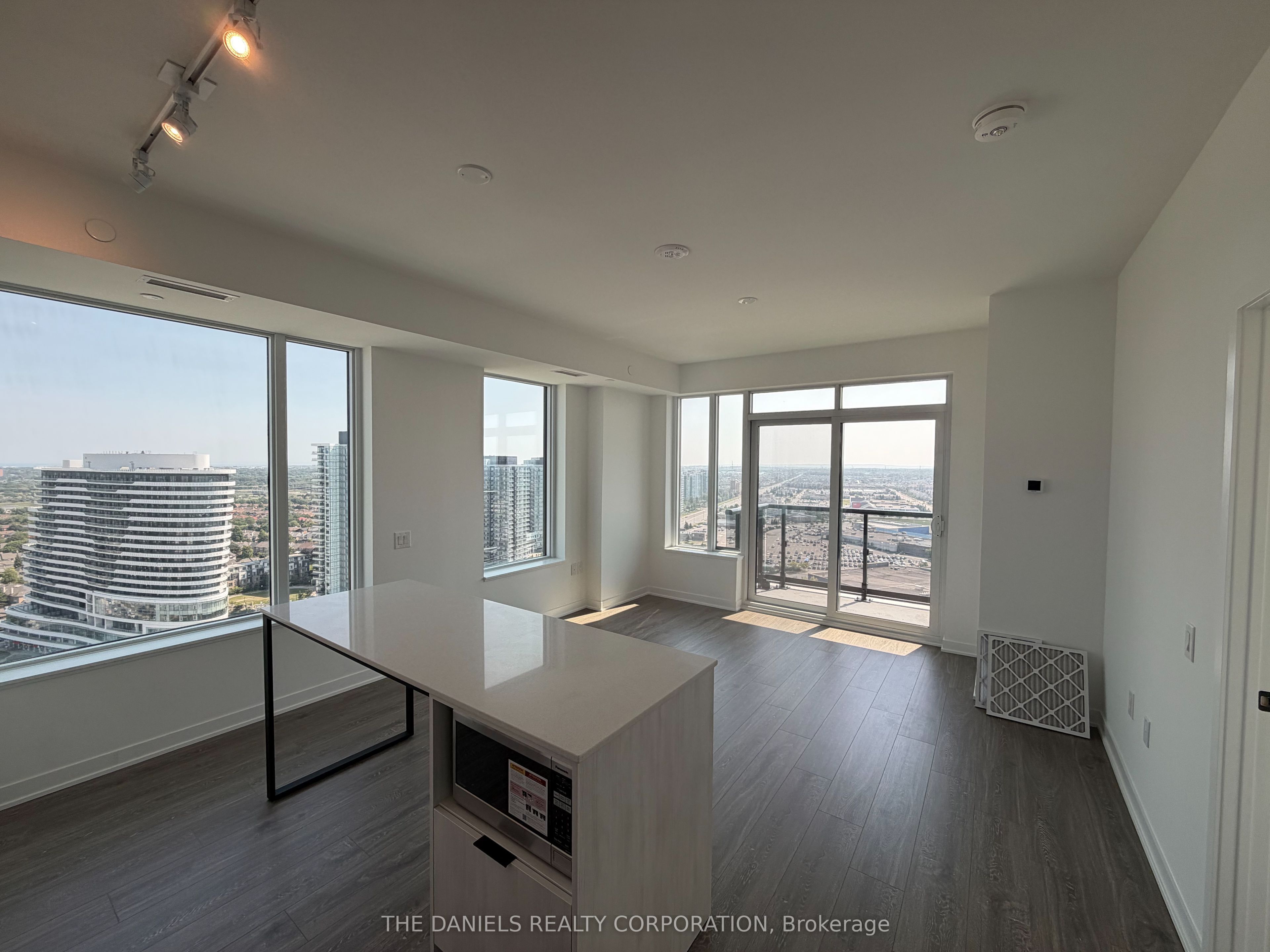 2495 Eglinton Avenue W 2504, Mississauga, ON L5M 2T2 photo 4