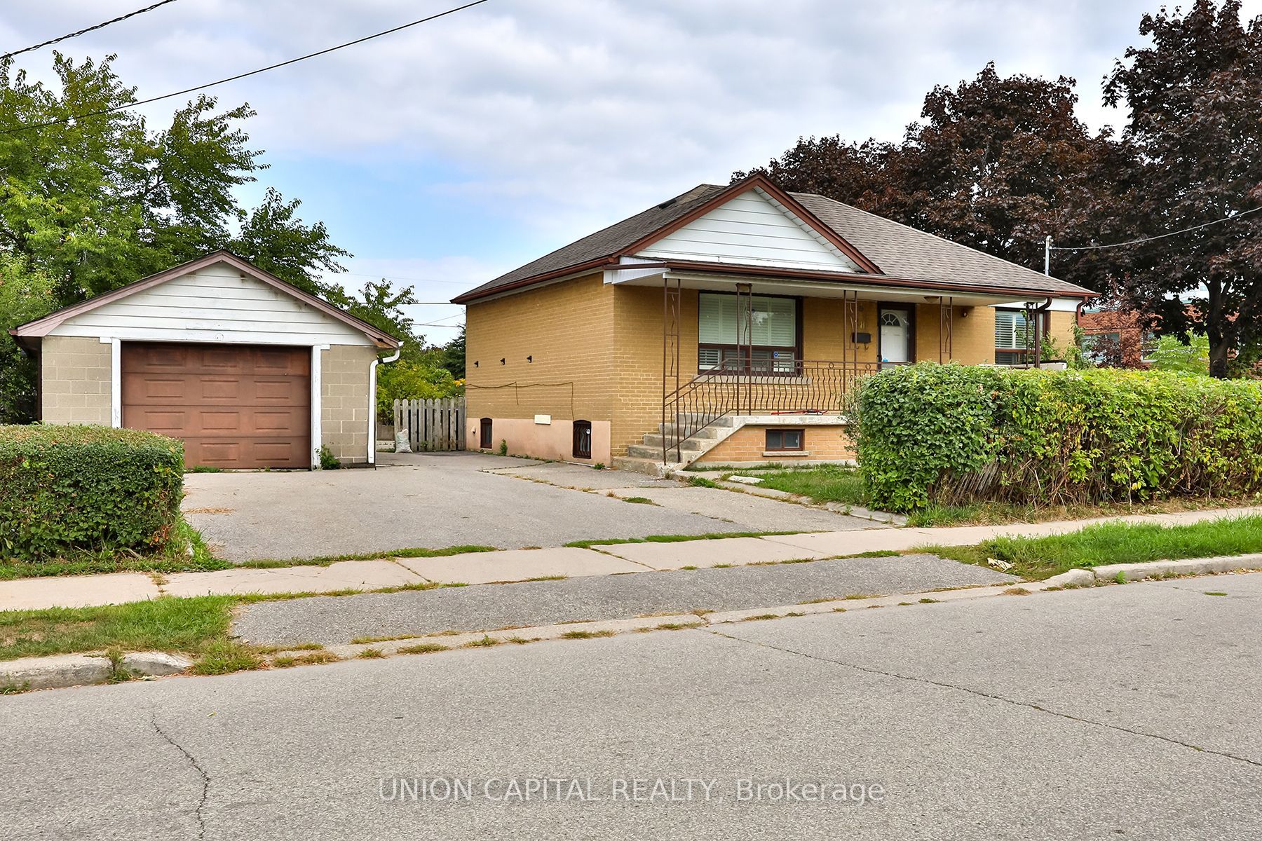 38 Claver Avenue, Toronto, ON M6B 2V8