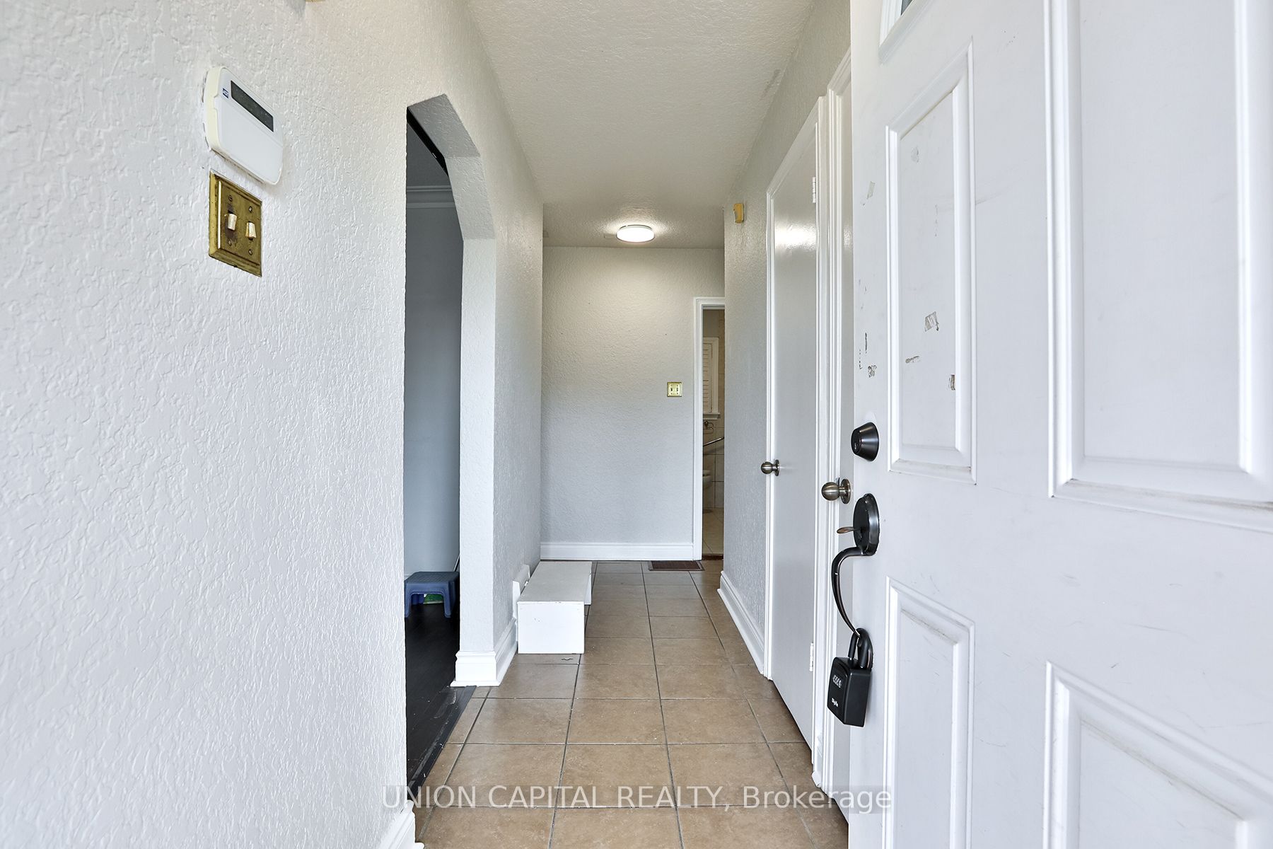 38 Claver Avenue, Toronto, ON M6B 2V8 photo 2