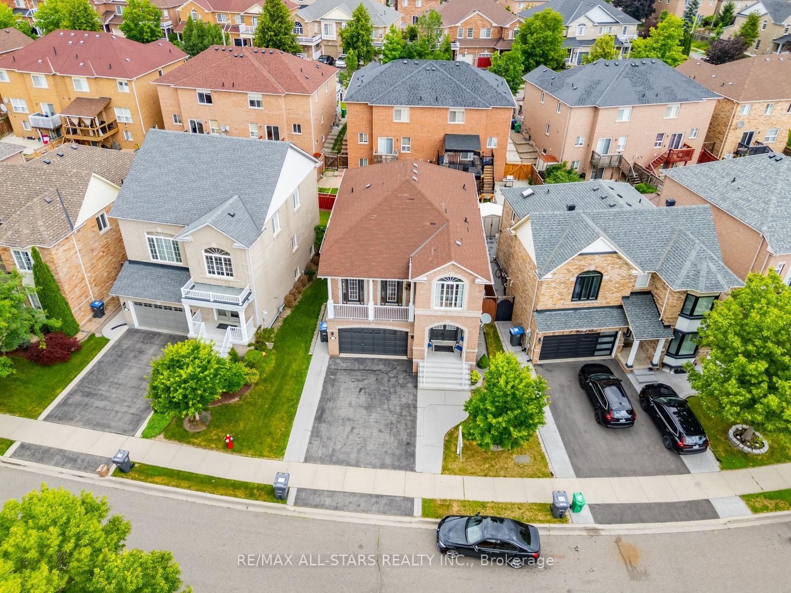 9 Flatbush Lane, Brampton, ON L7A 2R6 photo 2