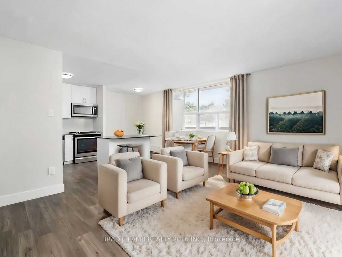3045 Queen Frederica Drive S 803, Mississauga, ON L4Y 3A2 photo 2