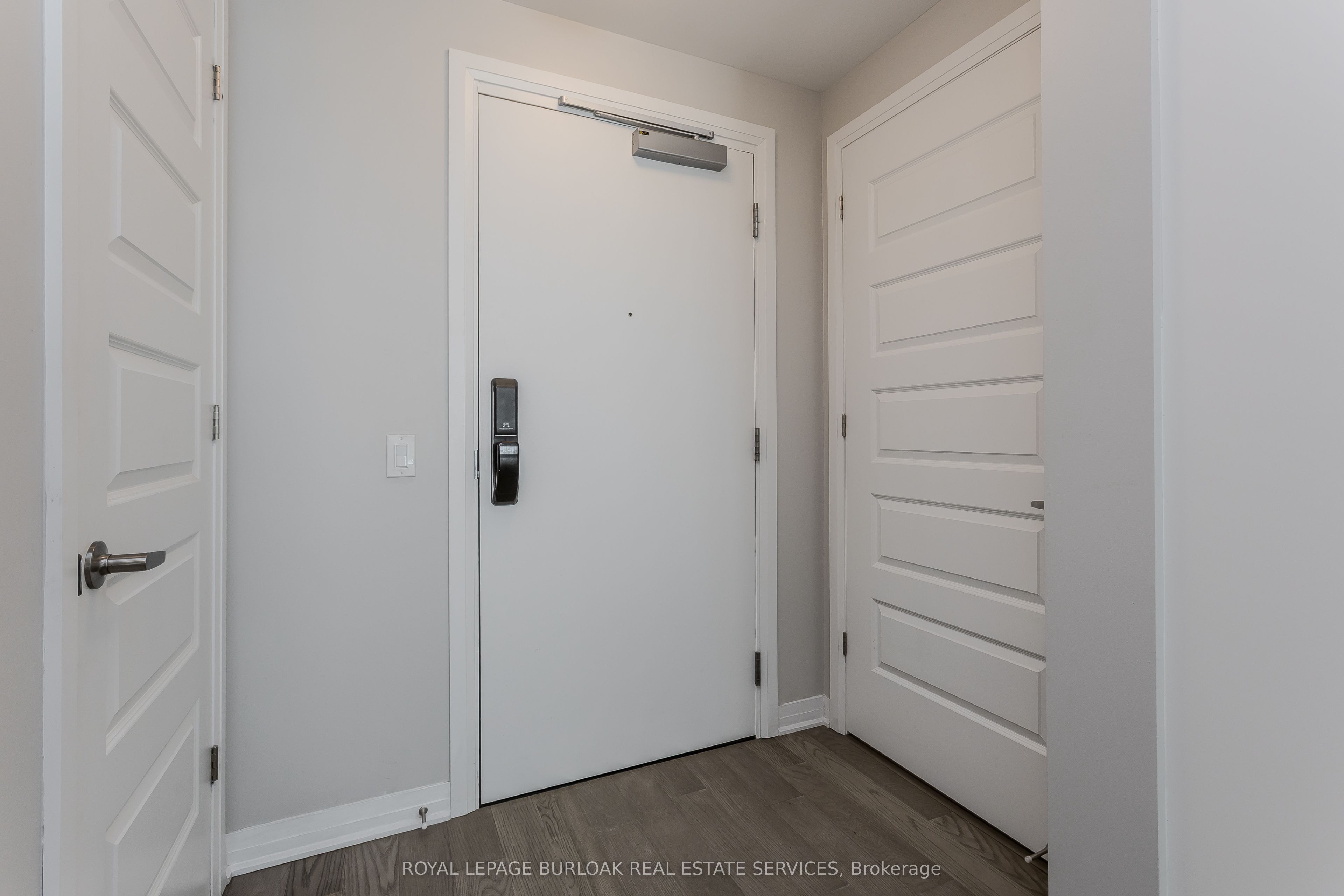 460 Gordon Krantz Avenue 112, Milton, ON L9E 1Z2 photo 5