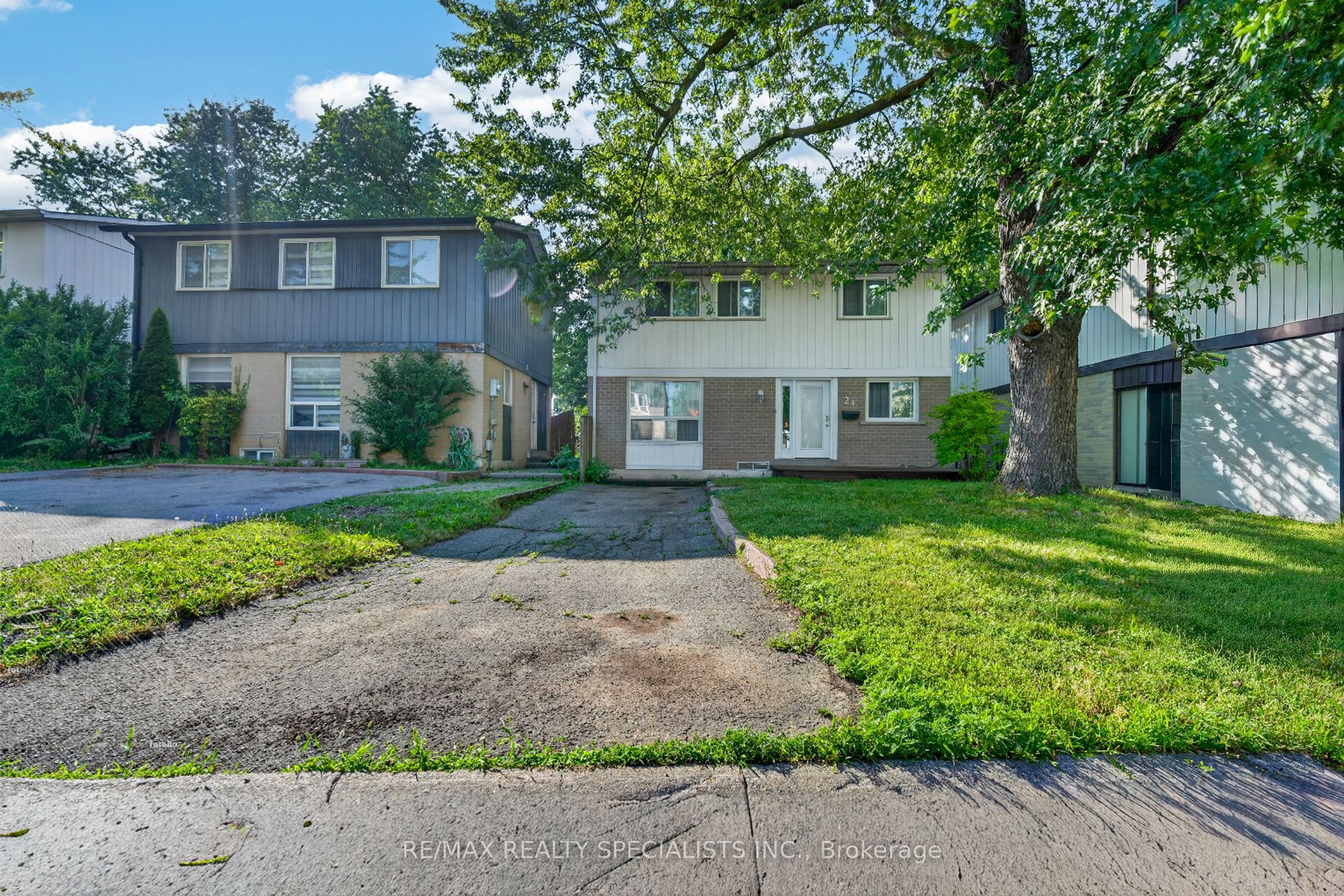 24 Garrison Square, Brampton, ON L6S 2H3 photo 3