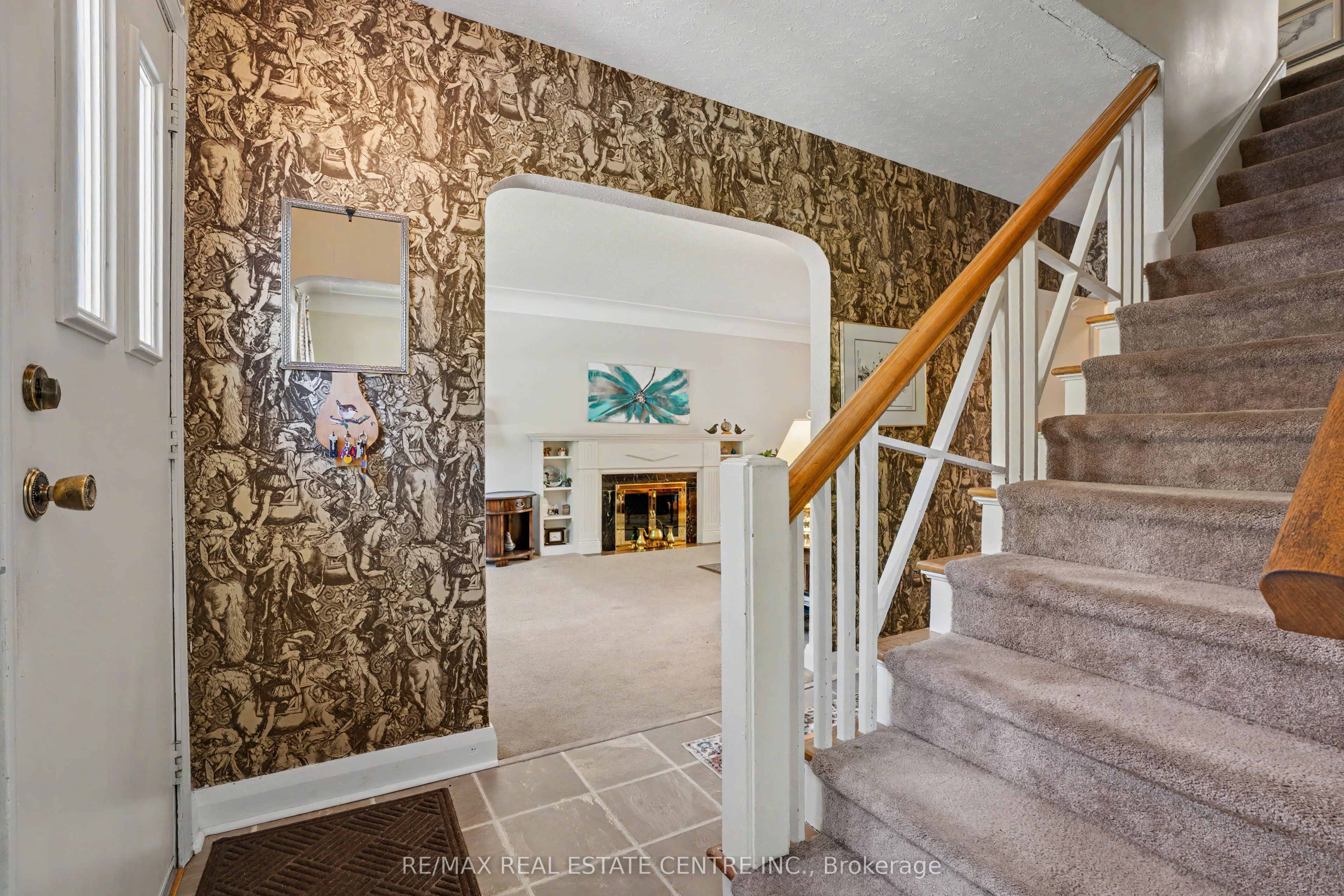 2068 Wellington Avenue, Burlington, ON L7R 1P3 photo 4