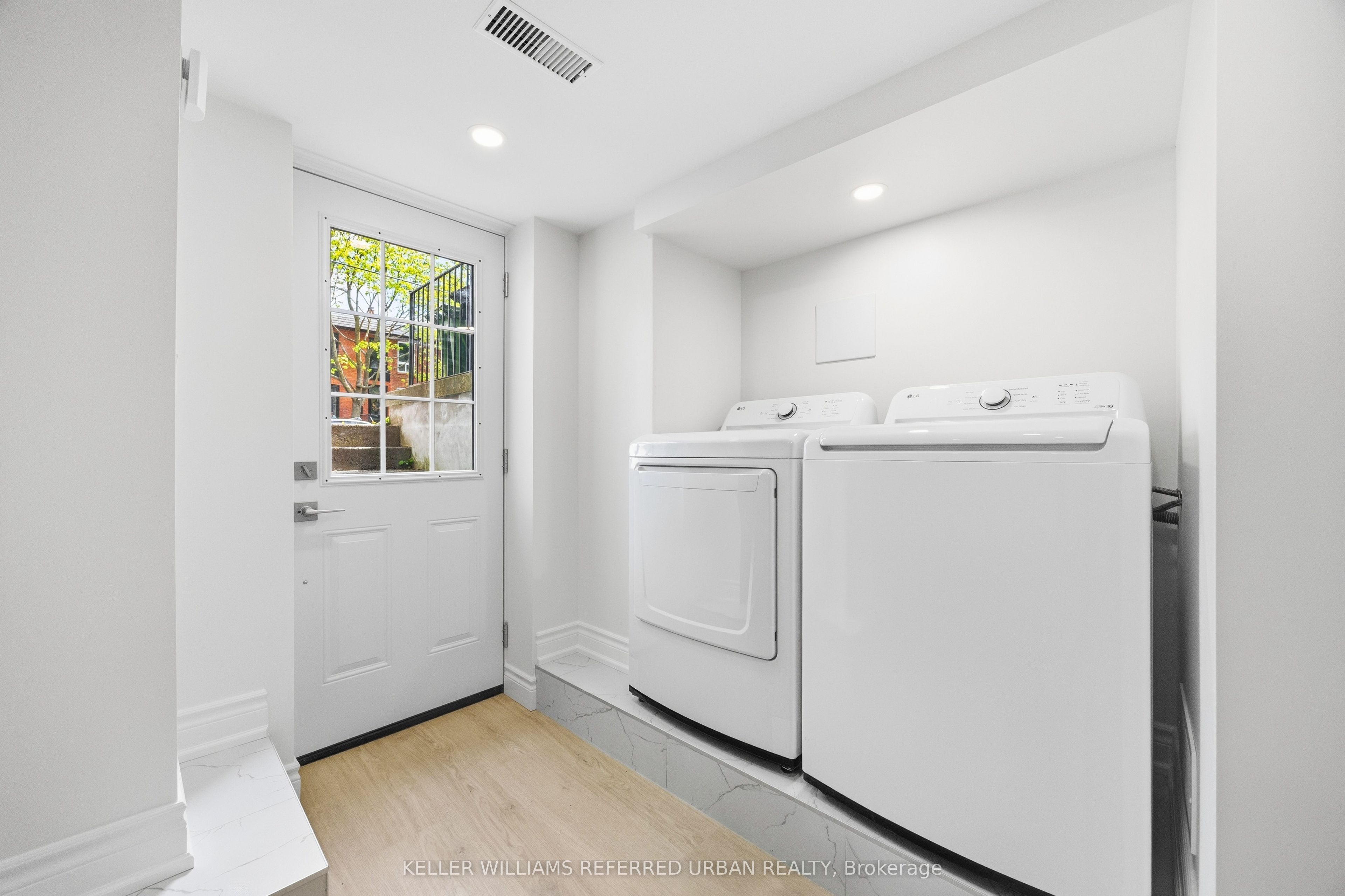 54 Gwynne Avenue Basement, Toronto, ON M6K 2C4 photo 2
