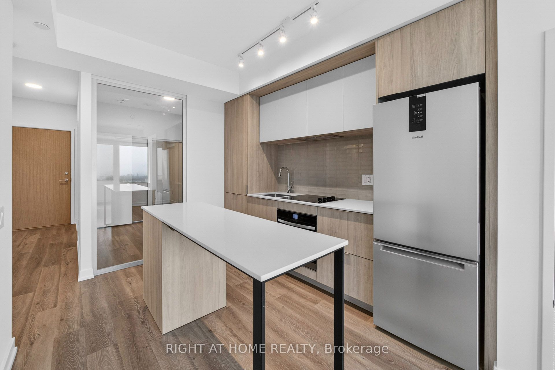 395 Square One Drive 315, Mississauga, ON L5B 0P6 photo 4