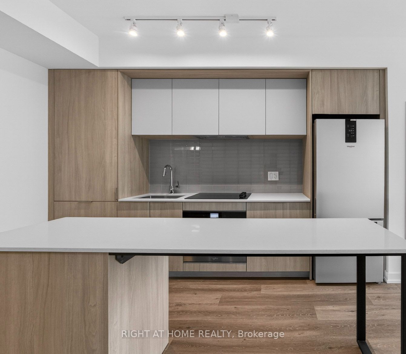 395 Square One Drive 315, Mississauga, ON L5B 0P6 photo 5