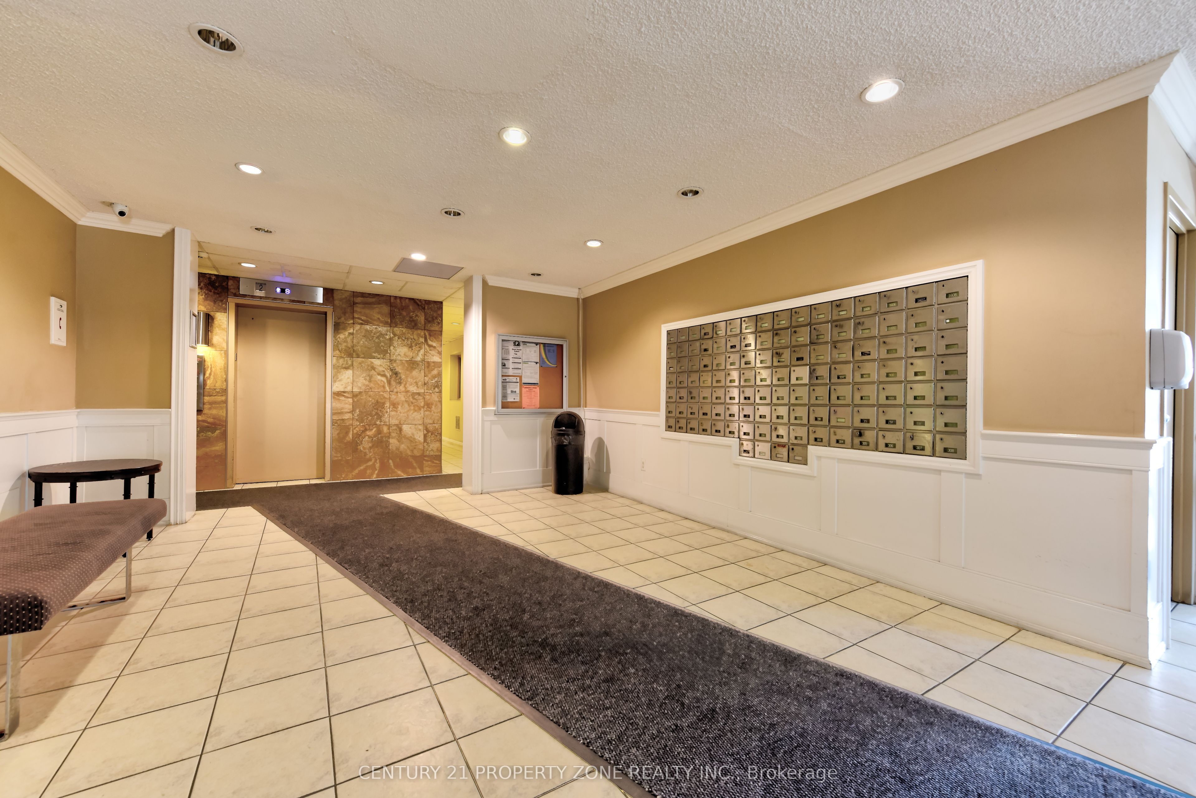 3025 Queen Frederica Drive 907, Mississauga, ON L4Y 3A1 photo 3