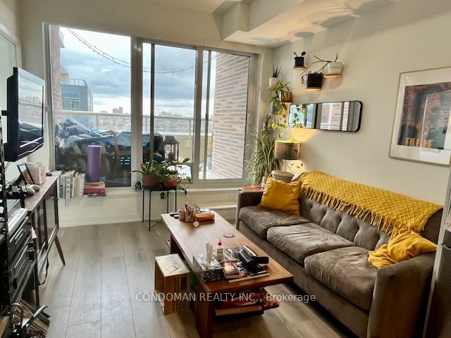 1787 St Clair Avenue W 713, Toronto, ON M6N 0B7